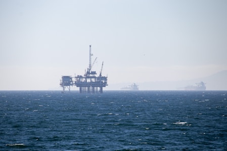 An oil rig in the middle of the ocean