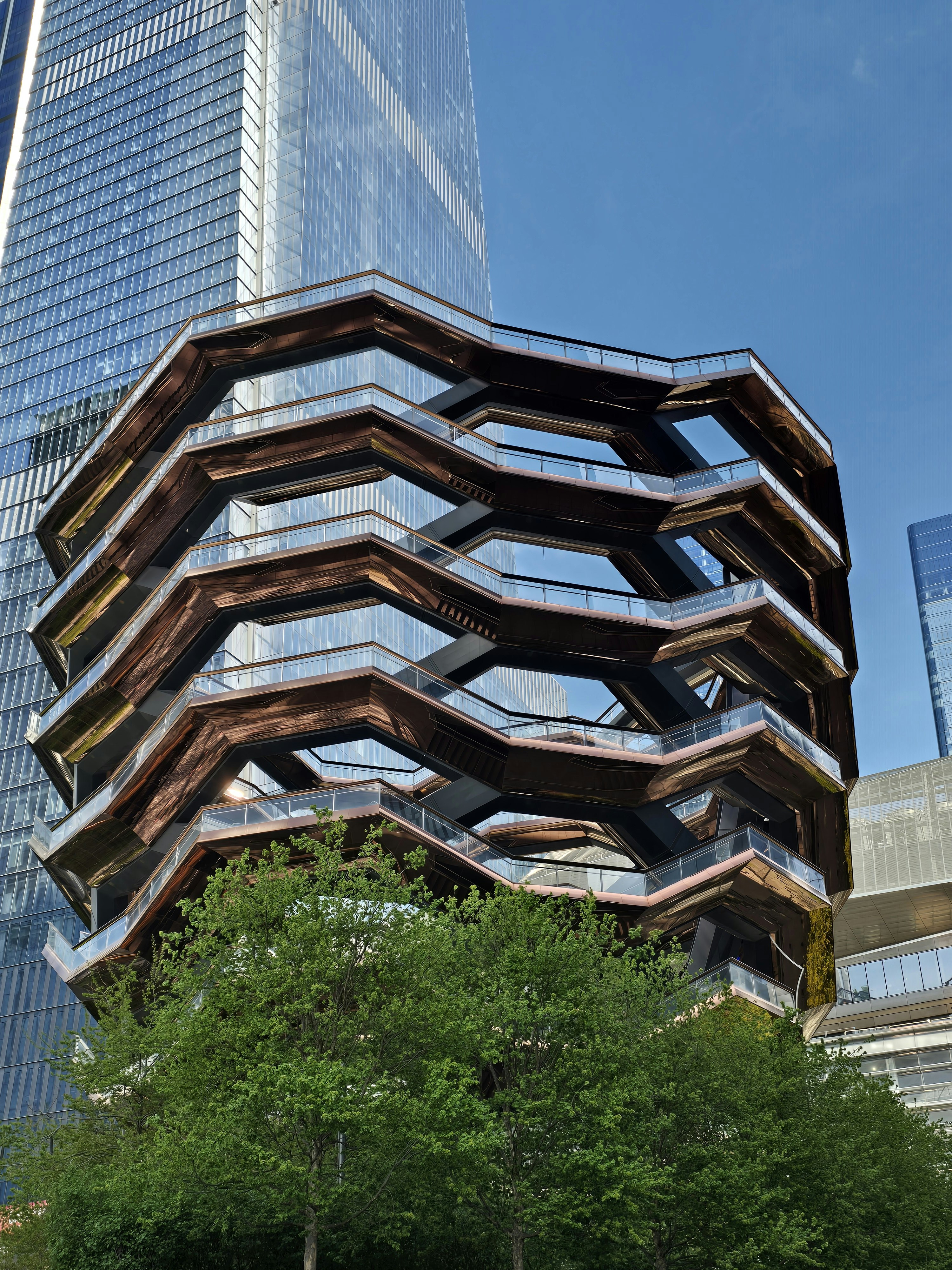 A very tall building with a lot of windows