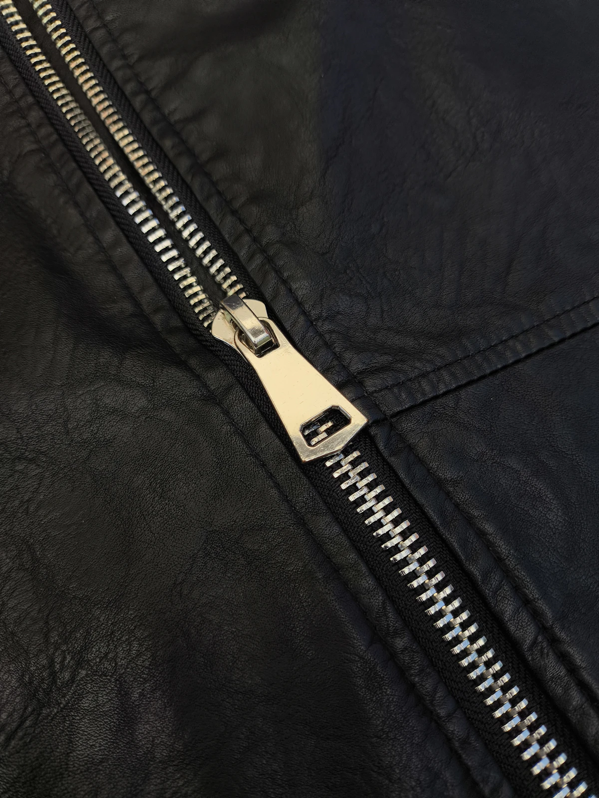 The Field Coat — Removable liner attachment point