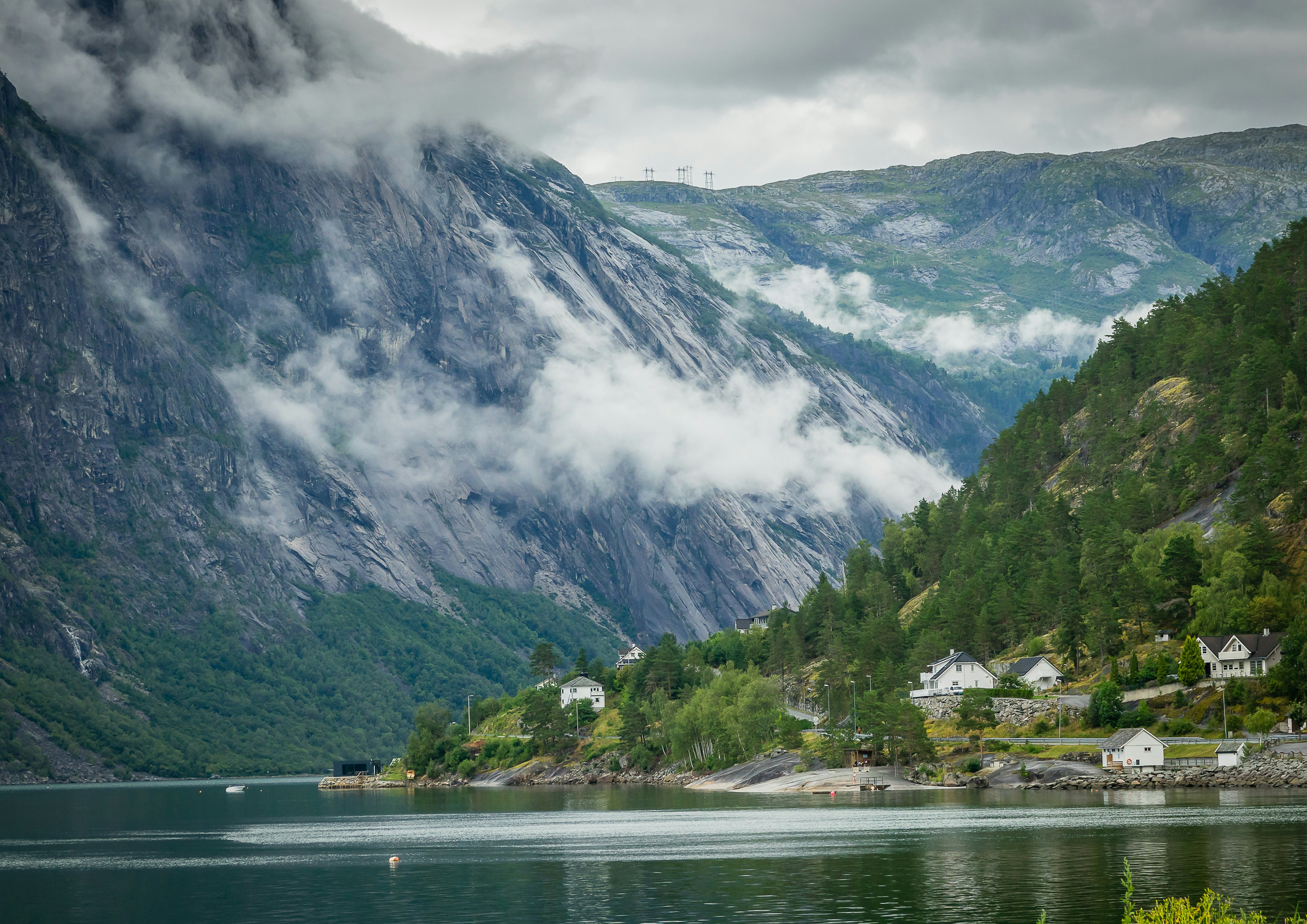 Stay online in the Norway with a prepaid eSIM from eSIMlii. Instant activation, no roaming charges, and reliable coverage.