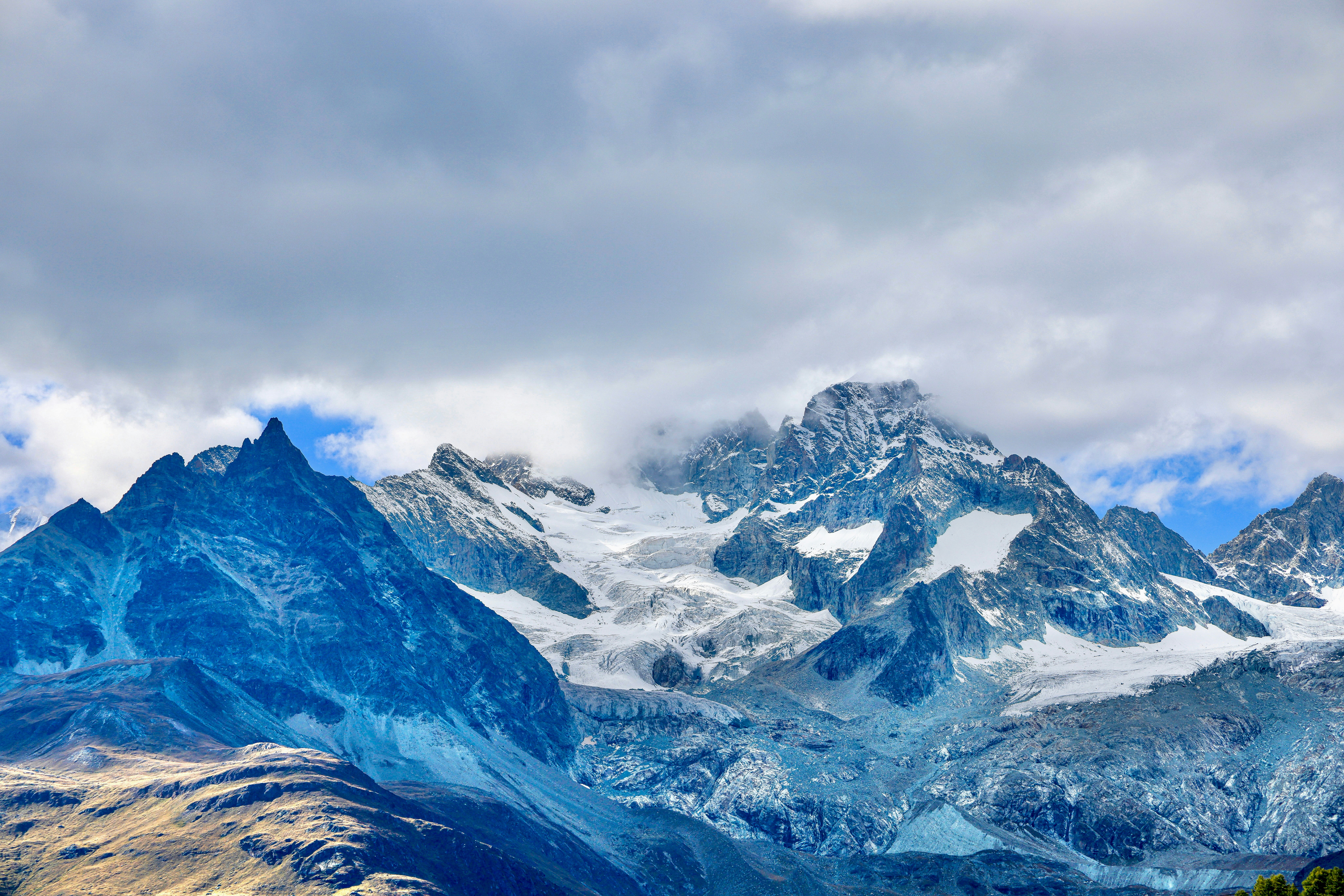 Photo by maximilian_brand