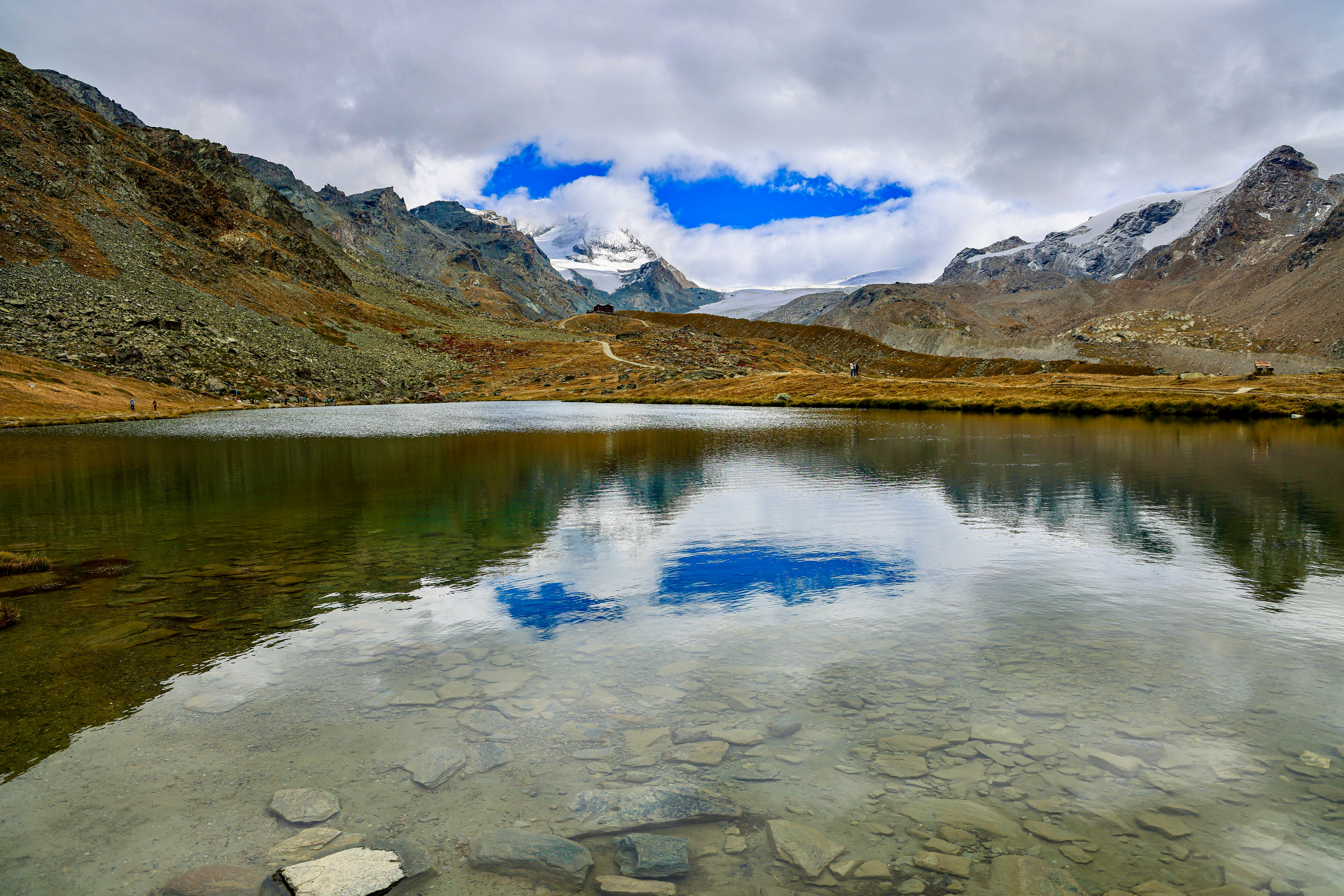 Photo by maximilian_brand