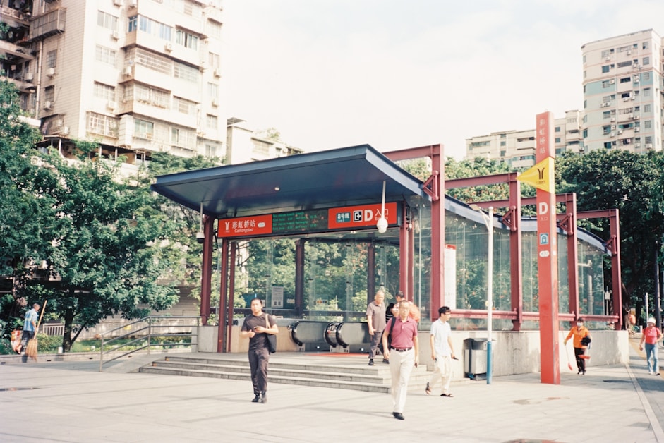 Guangzhou metro station - public transit visitor guide