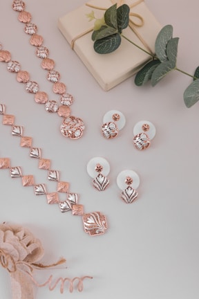 A bunch of jewelry sitting on top of a table