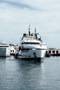 A group of boats docked in a harbor