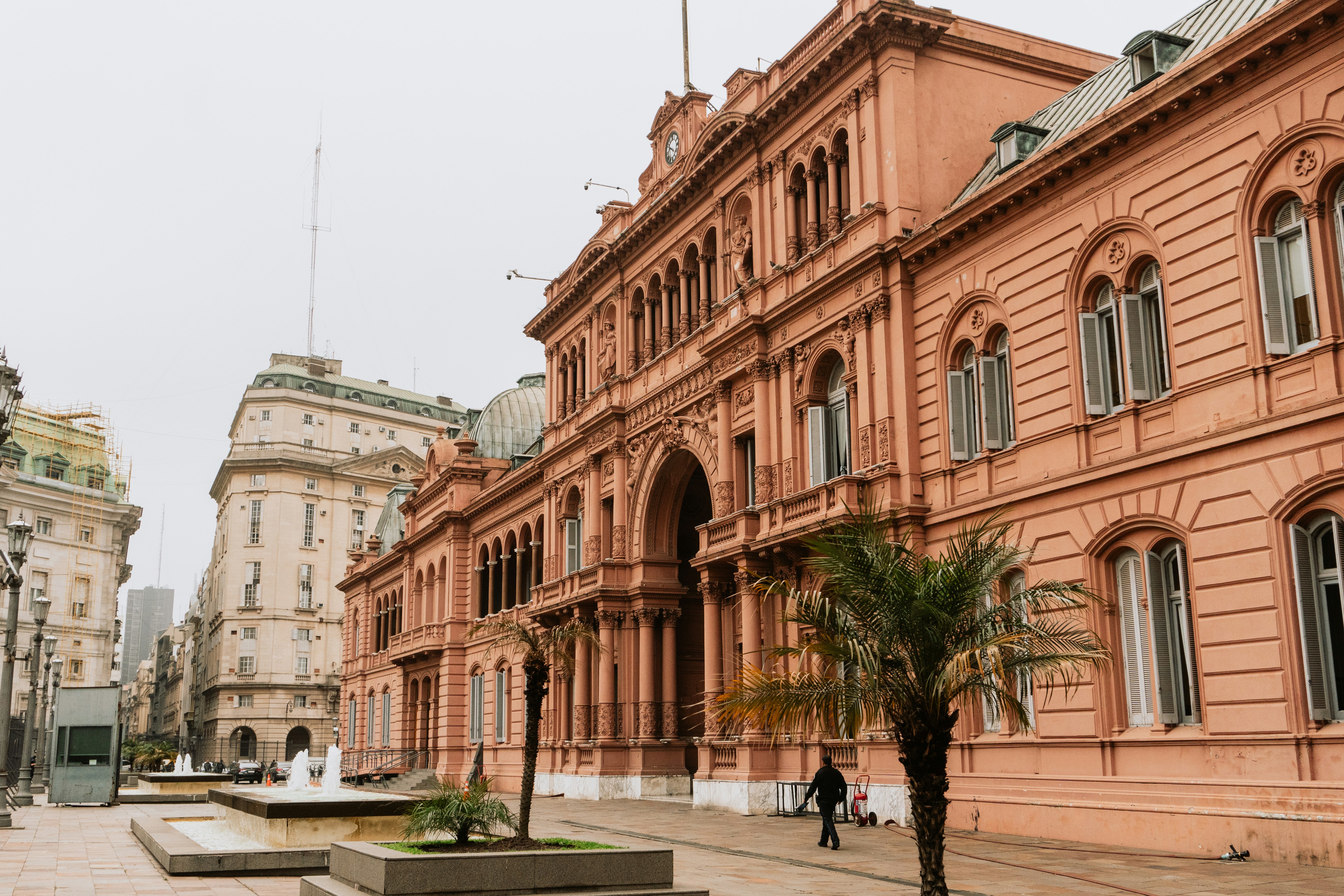 Milei Locks Out Press, Tightens Grip on Casa Rosada
