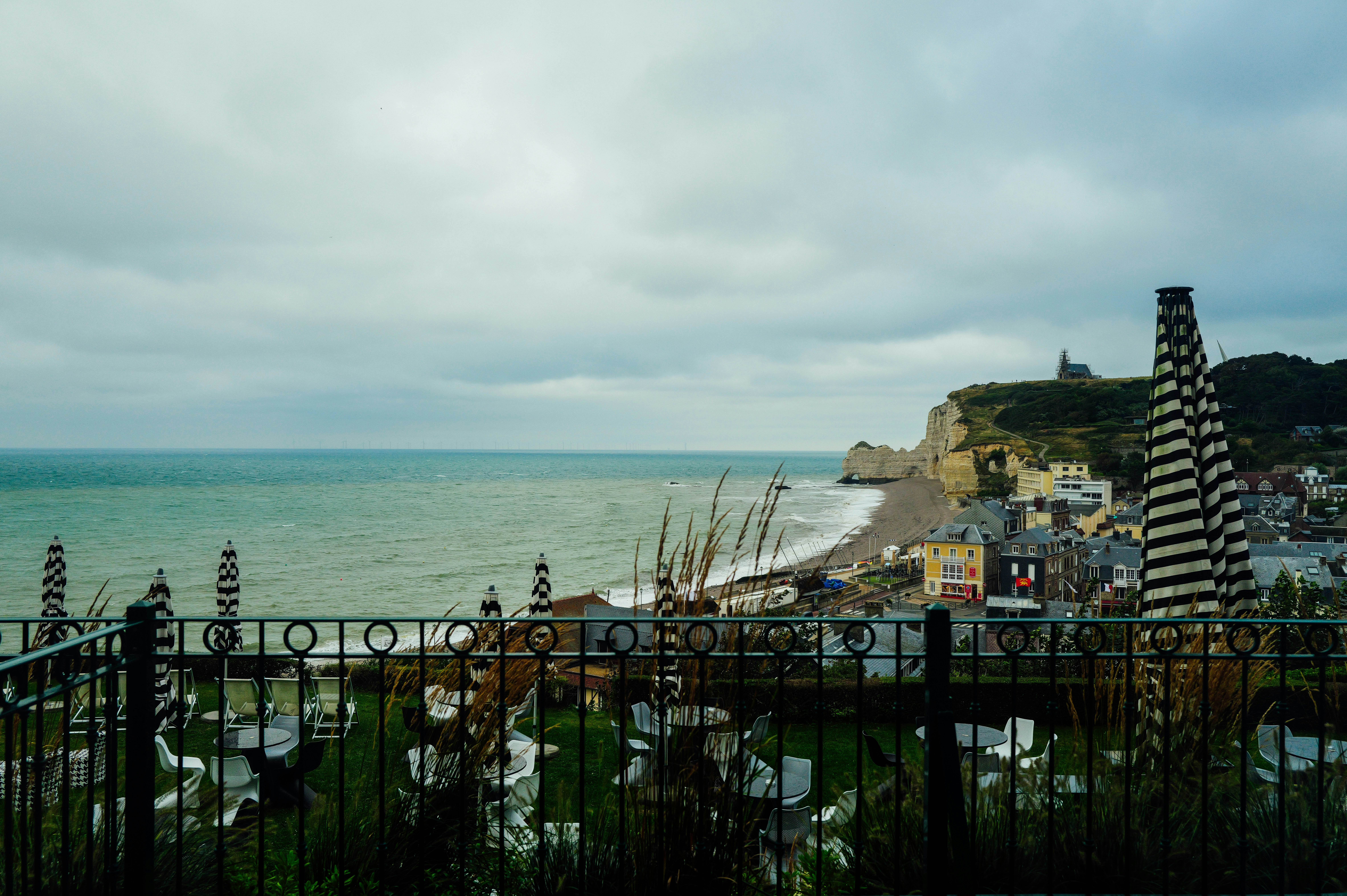 Photo by adrienolichon