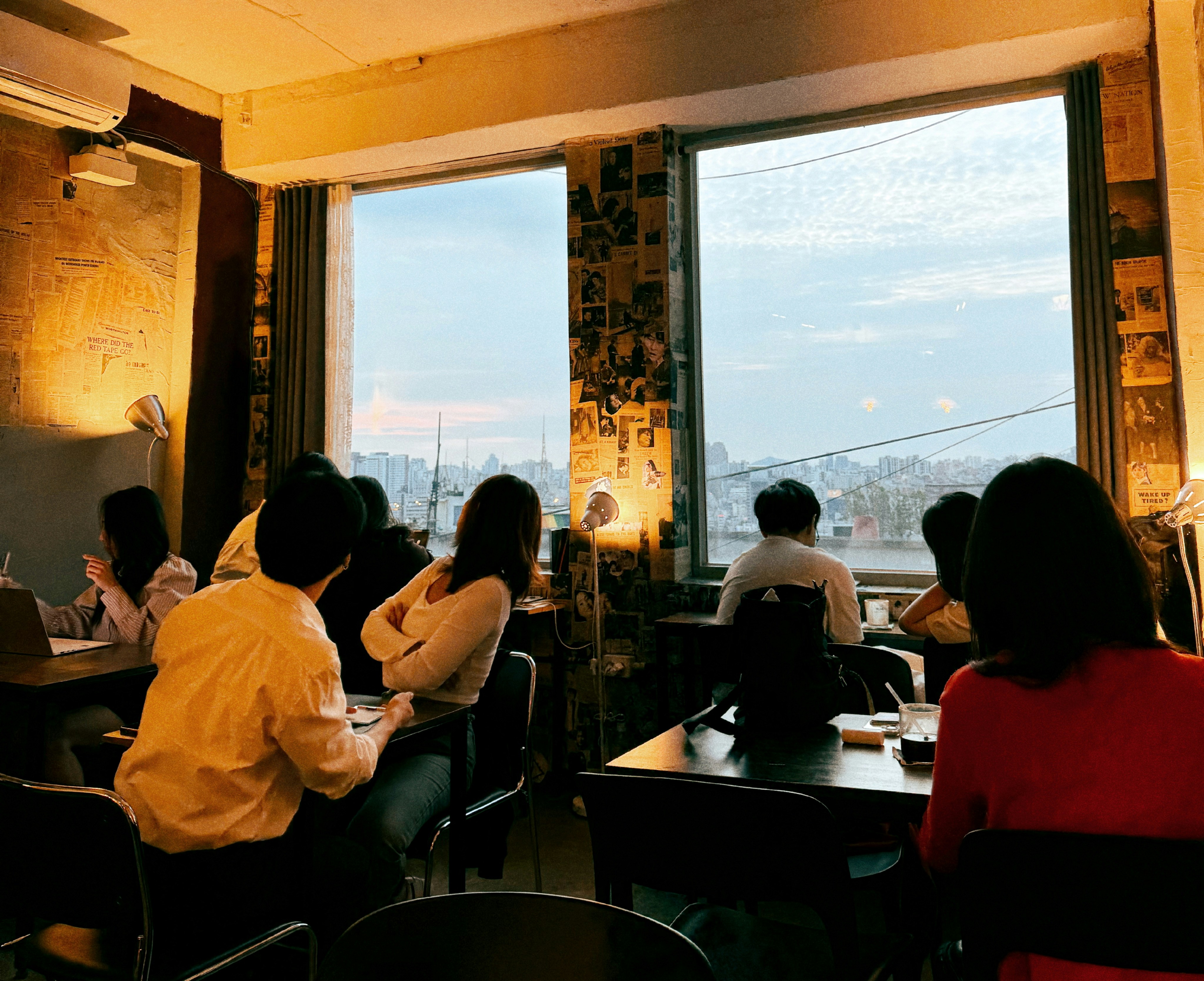 busy restaurant dining room to illustrate high-demand scenarios - best industrial ice machine