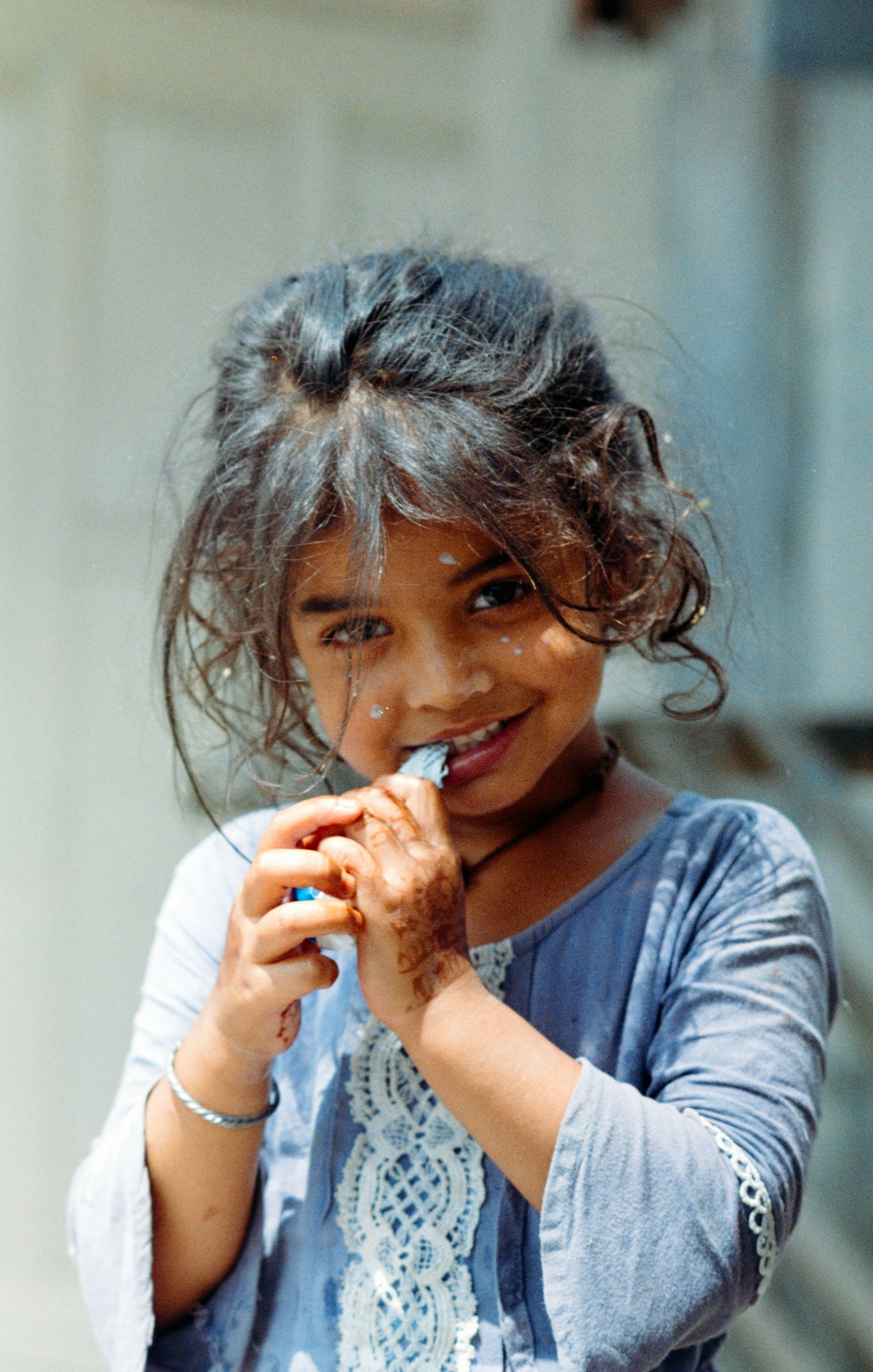 Illustration showing kids using xylitol toothpaste