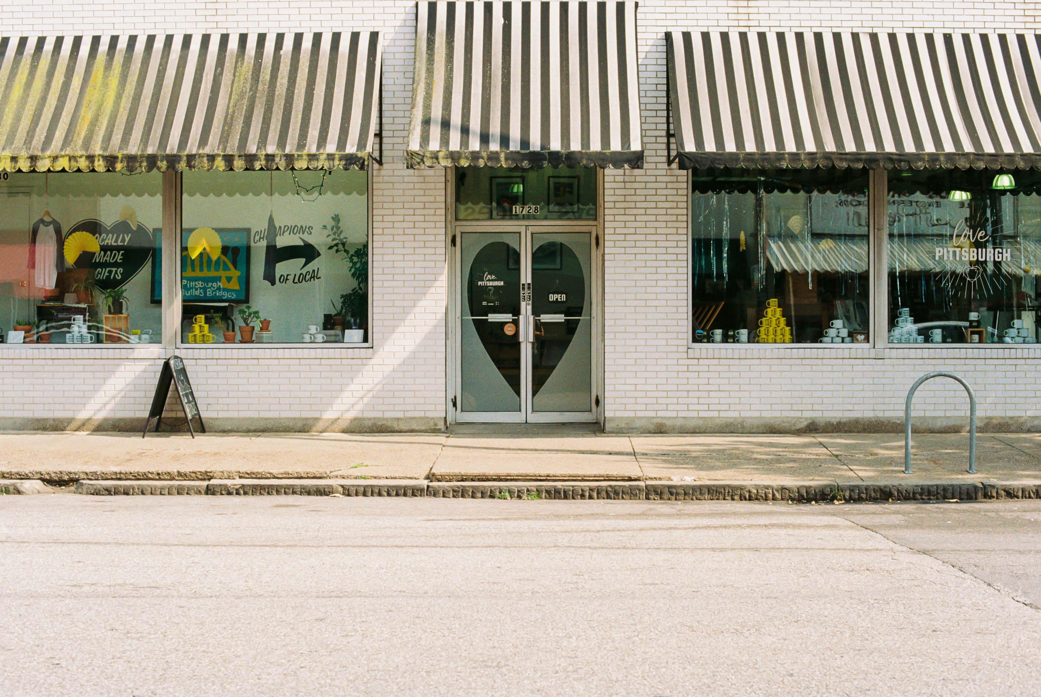 Shot by Nikon F3 with Fuji 200