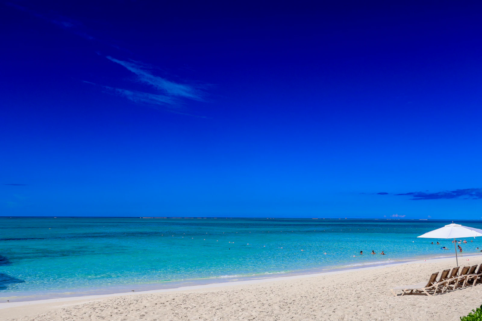 Grace Bay's white sand and turquoise water, Turks and Caicos