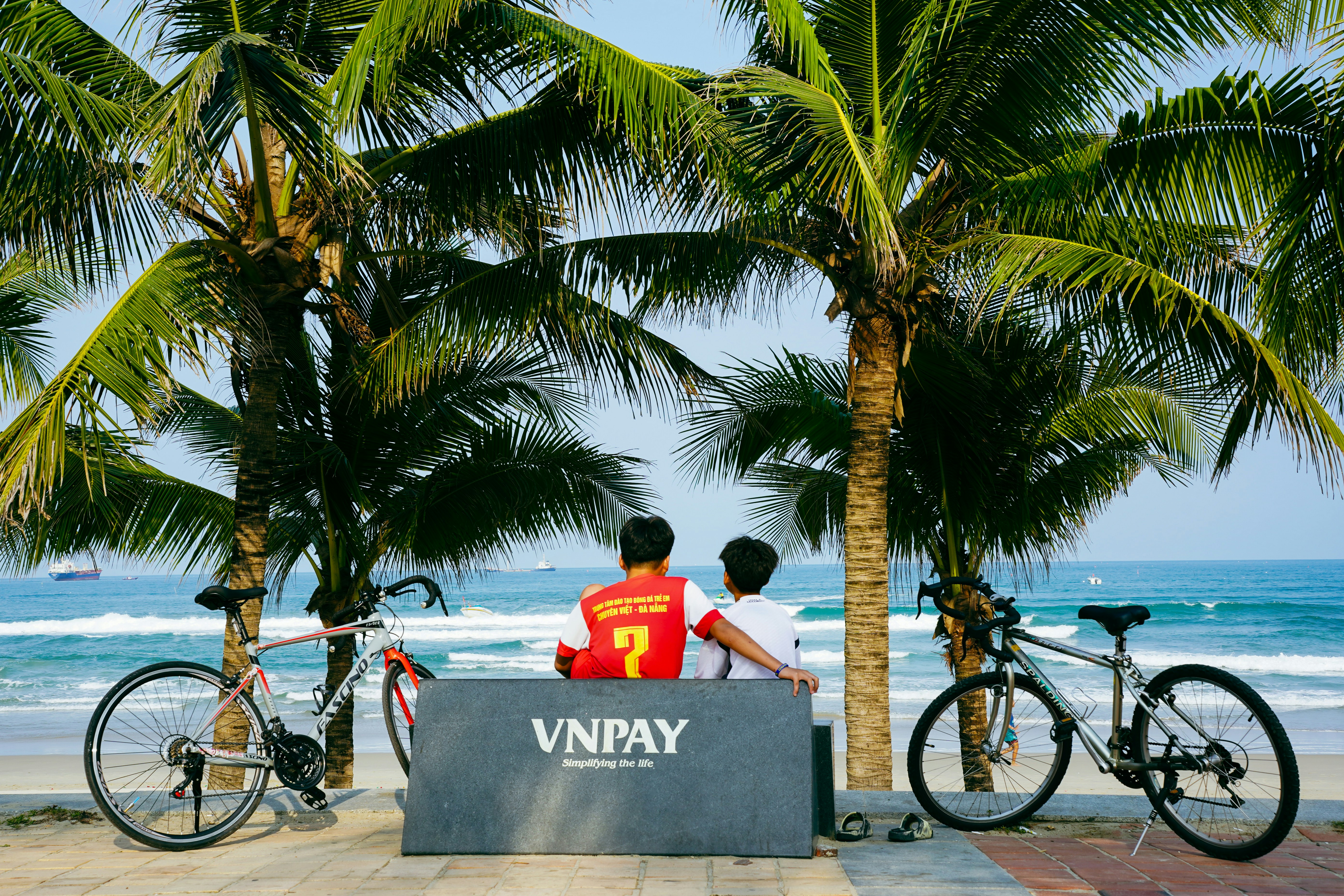 Stay online in the Vietnam with a prepaid eSIM from eSIMlii. Instant activation, no roaming charges, and reliable coverage.