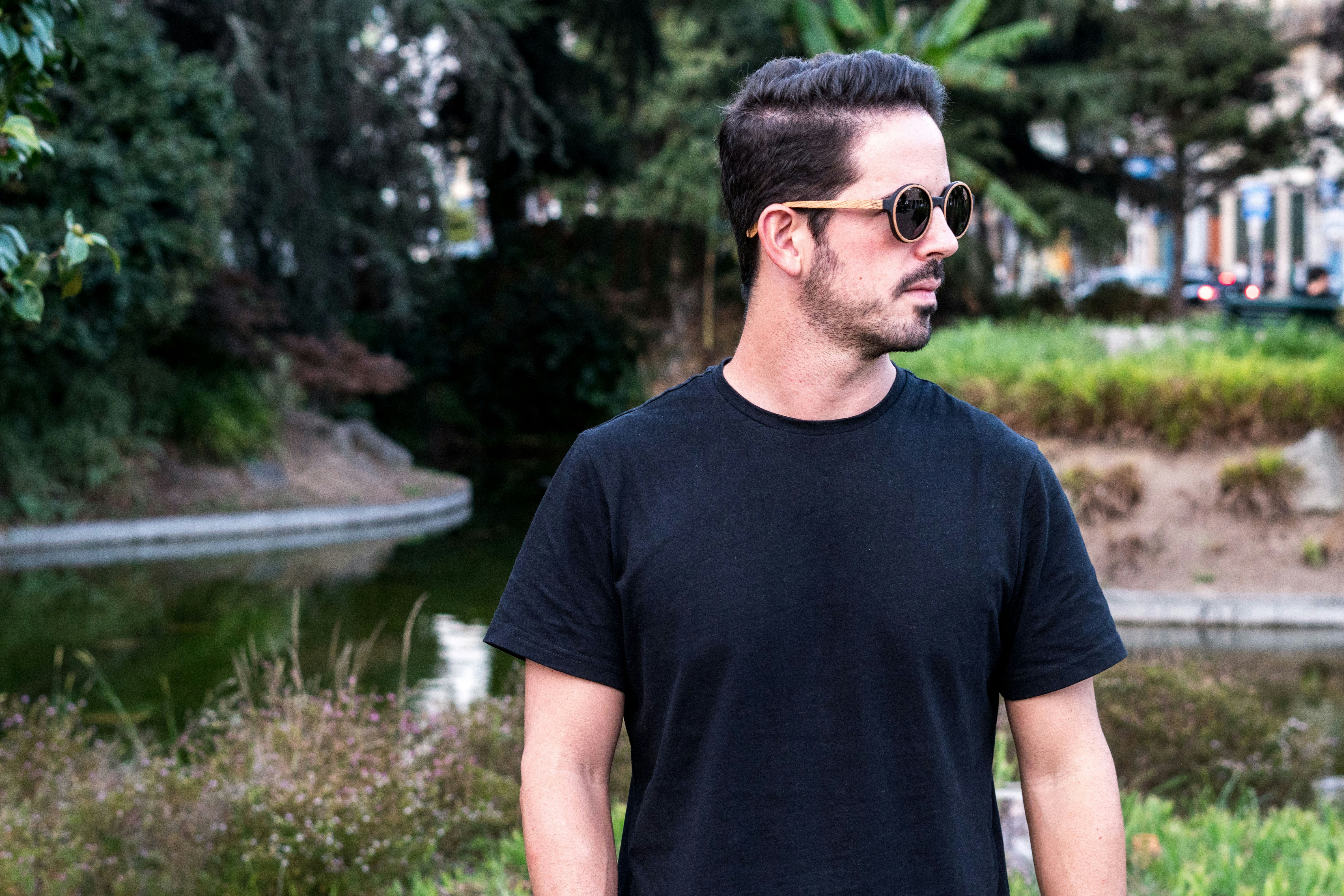 photo-1728034262282-4cf71f977e54?ixid=M3wxMjA3fDB8MXxzZWFyY2h8MTF8fHQlMjBzaGlydCUyMGZvciUyMG1lbnxlbnwwfHx8fDE3NDkzMTM2NDN8MA\u0026ixlib=rb-4.1.0