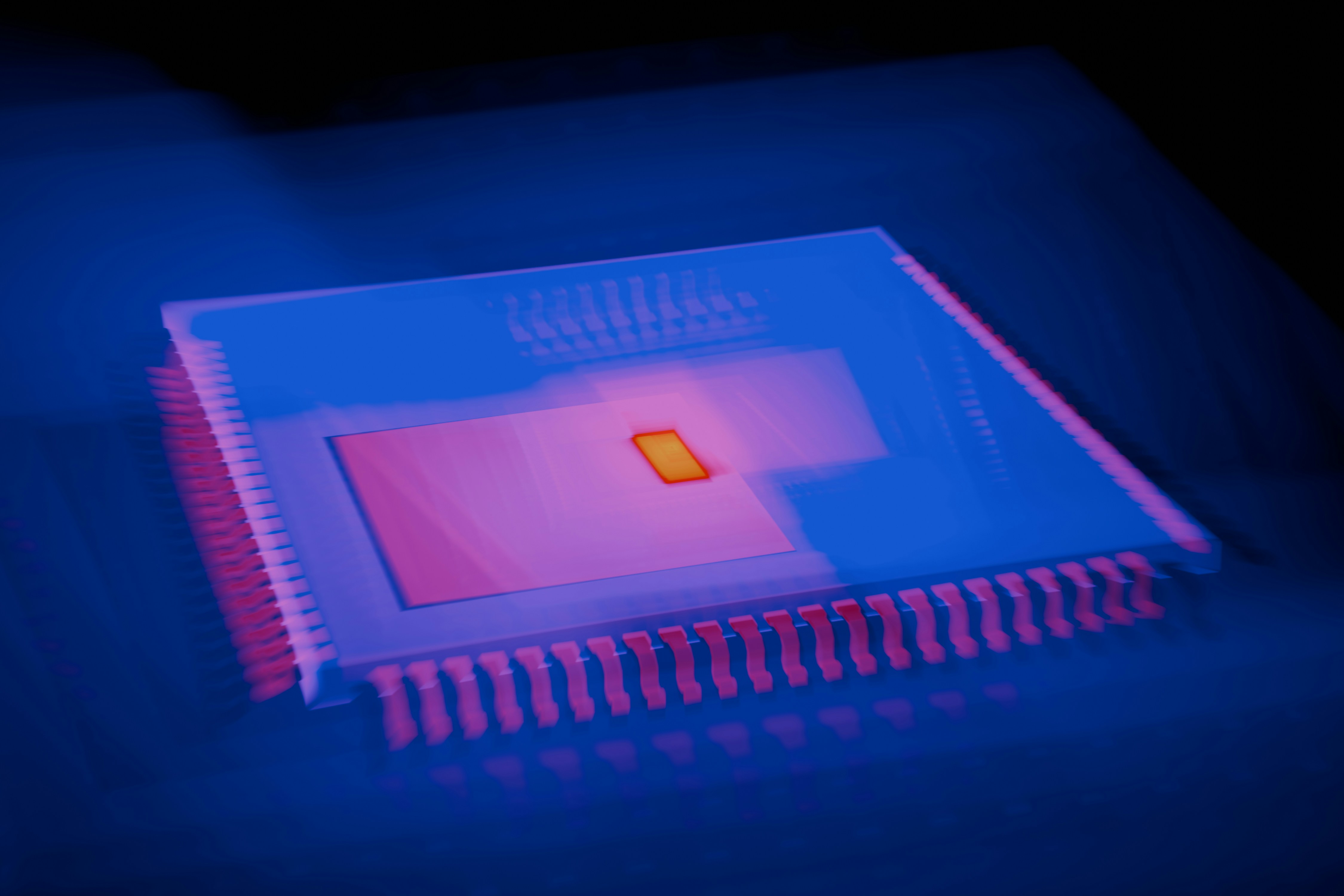 Luce al posto dei transistor: la fotonica computazionale italiana punta a riscrivere le regole del calcolo