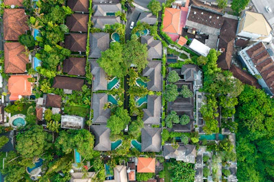 A bird's eye view of a residential area