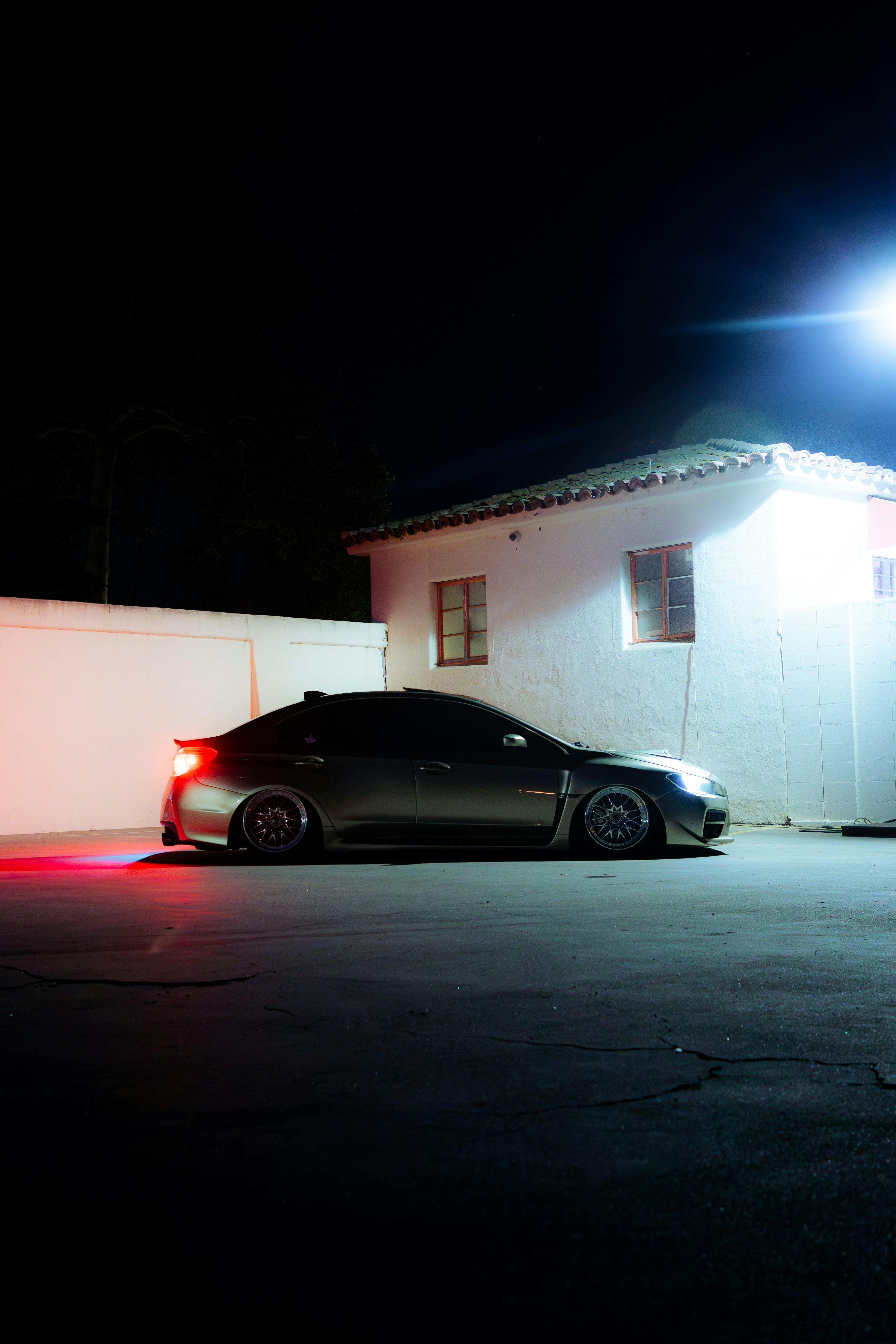 Night car light trails, ilustrasi artikel Capture the Night: Stunning Long Exposure Light Trails Car Wallpapers 6