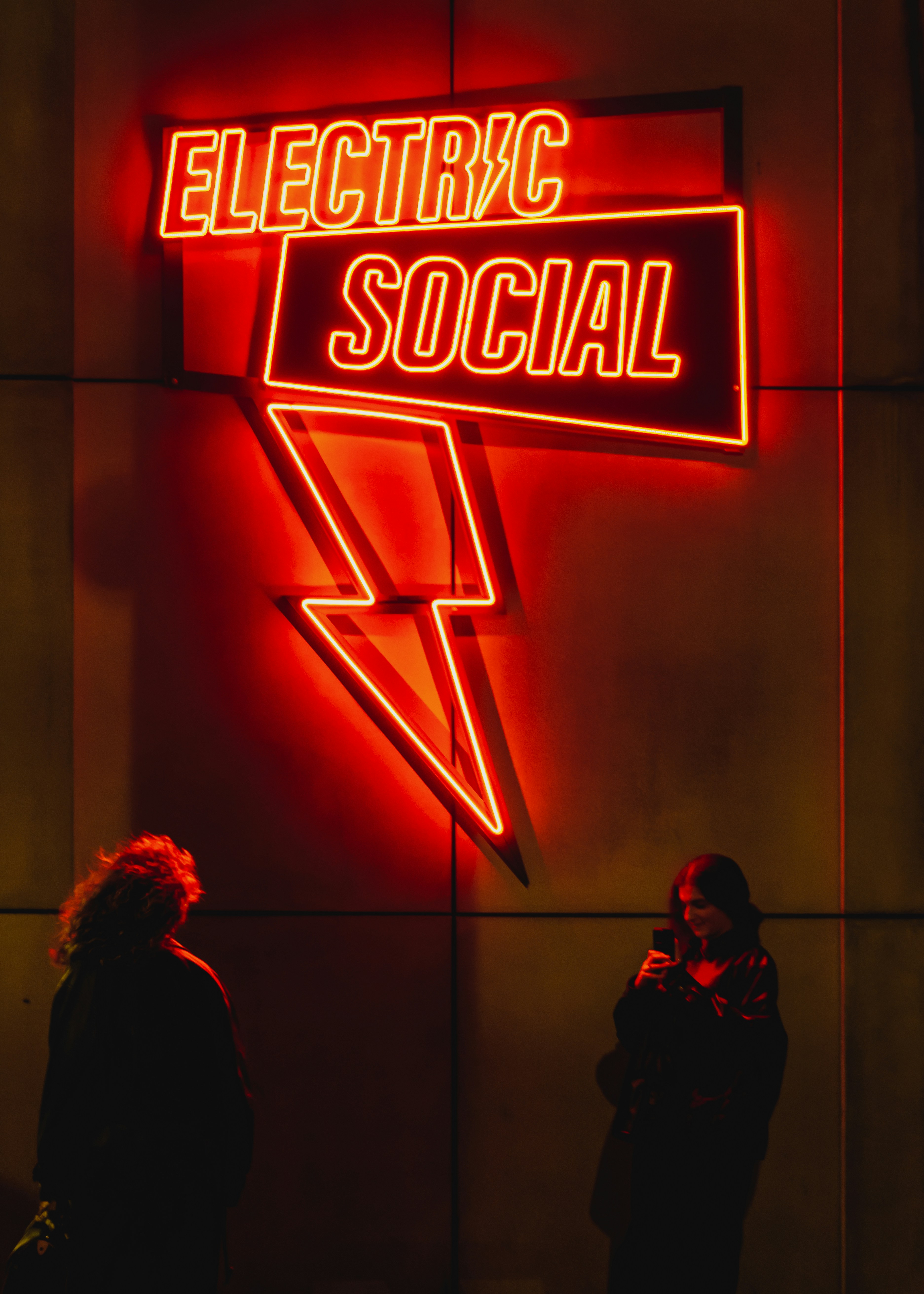 photo-1728166849829-0bd6882752ec?ixid=M3wxMjA3fDB8MXxzZWFyY2h8MTV8fHR5cGVzJTIwb2YlMjBzb2NpYWwlMjBwcm9vZnxlbnwwfHx8fDE3NTYwODE3NDB8MA\u0026ixlib=rb-4.1.0