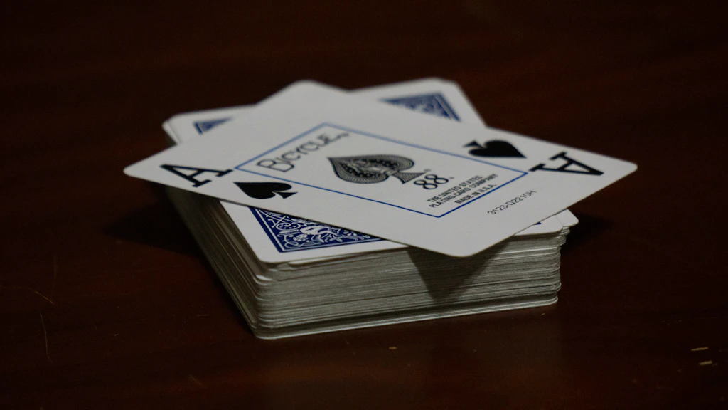 Board coordonné humide avec tirages multiples au poker