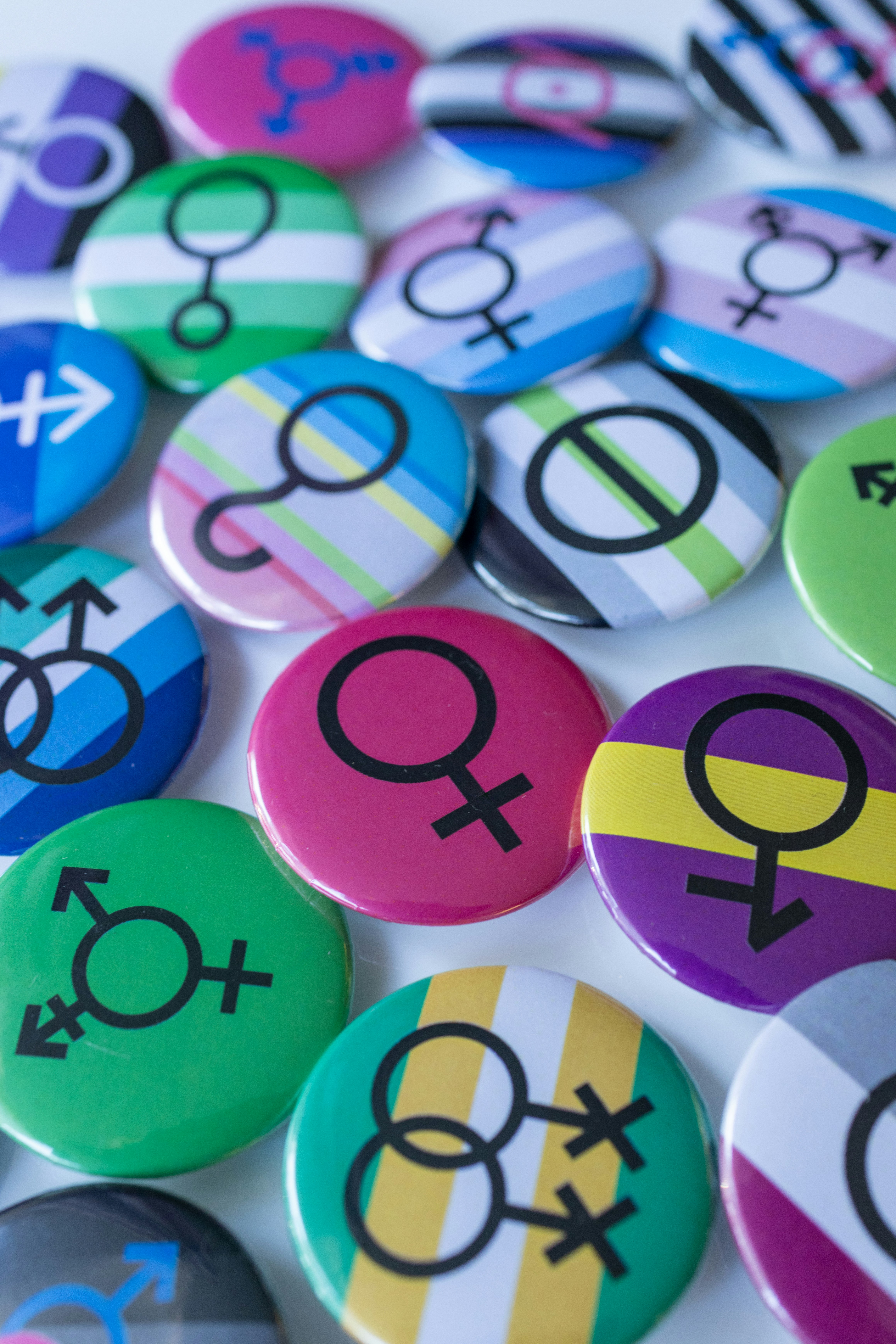 Gender buttons with gender symbols