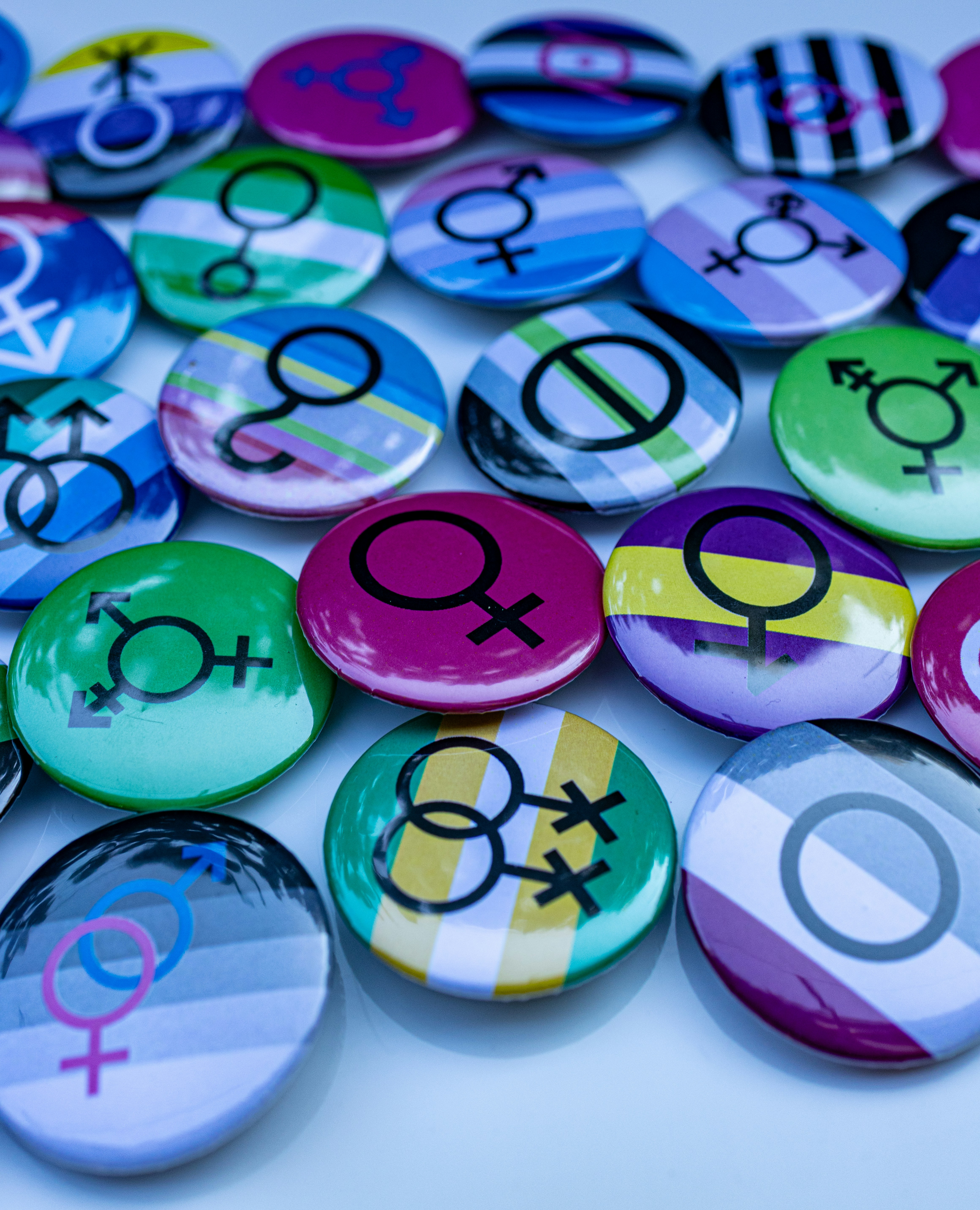 Gender buttons with gender symbols