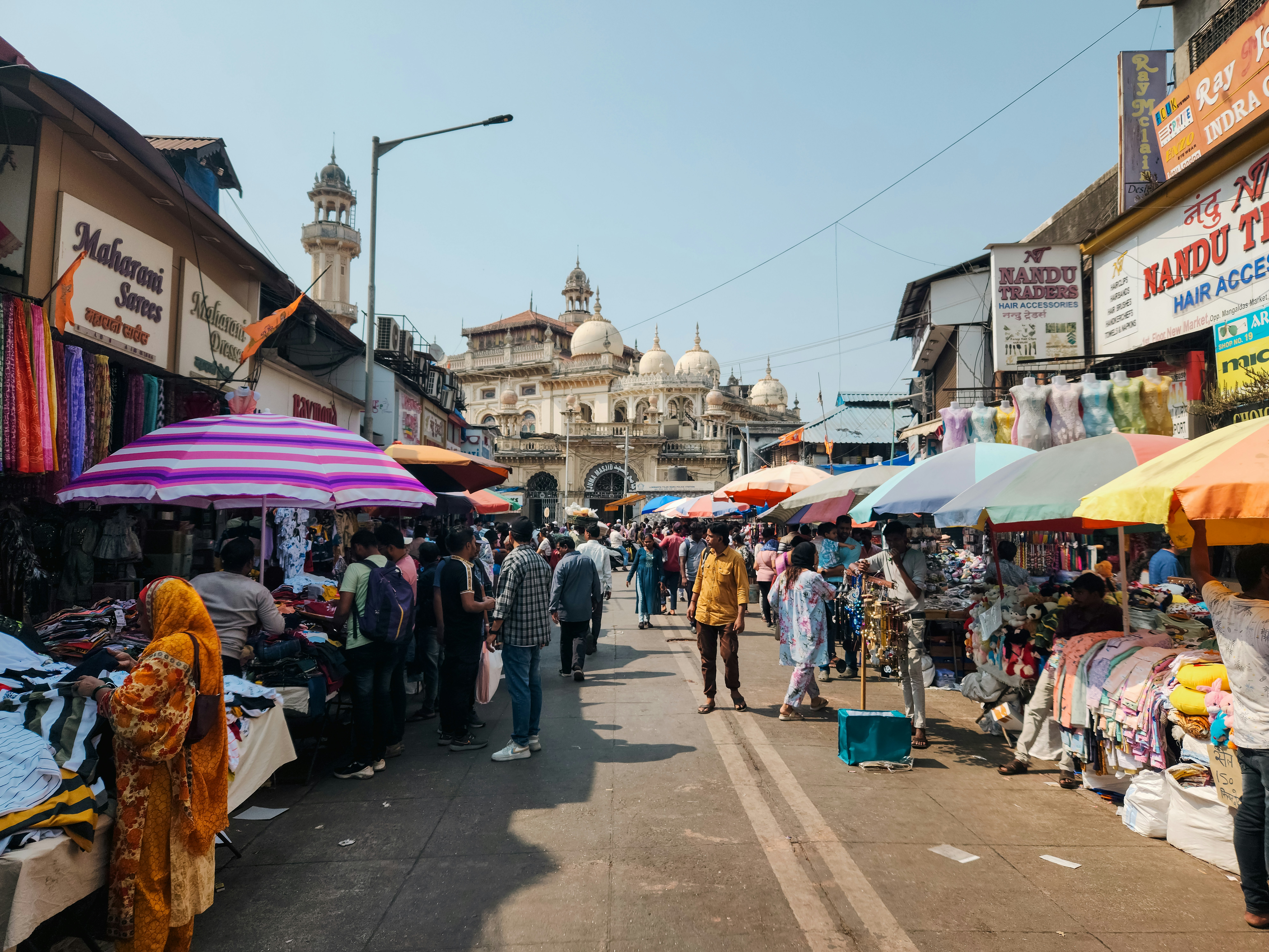 Sheikh Memon Street in Zaveri Bazaar