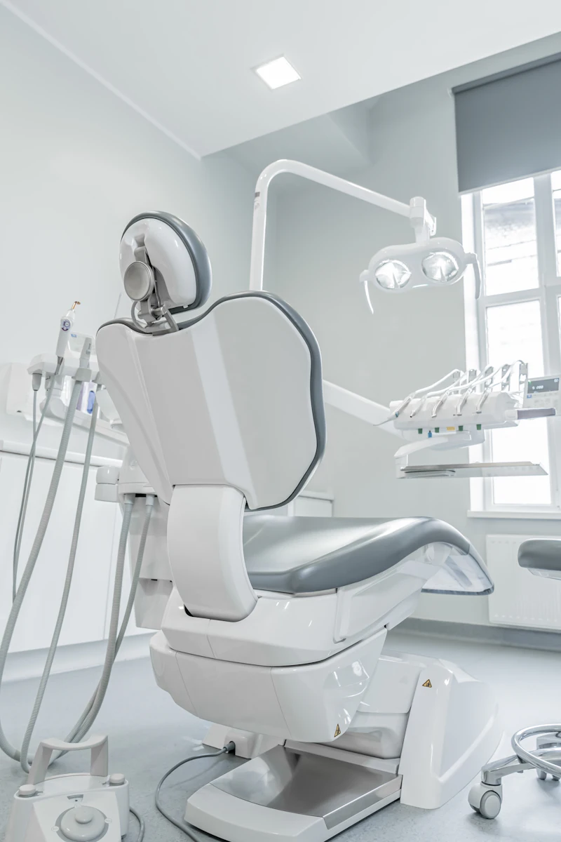 Salle de soins lumineuse du cabinet