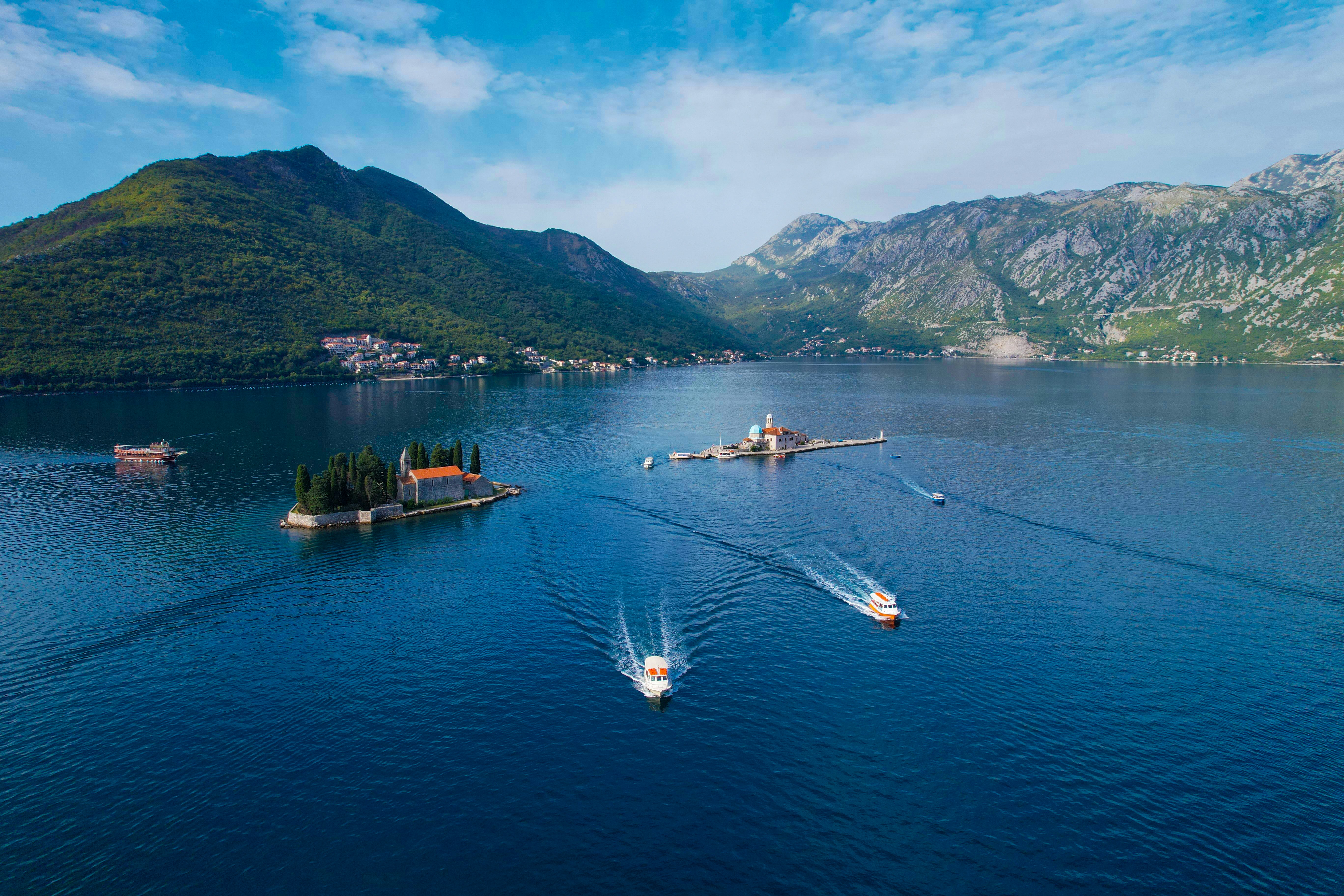 Perast – Geography & Spatial Structure