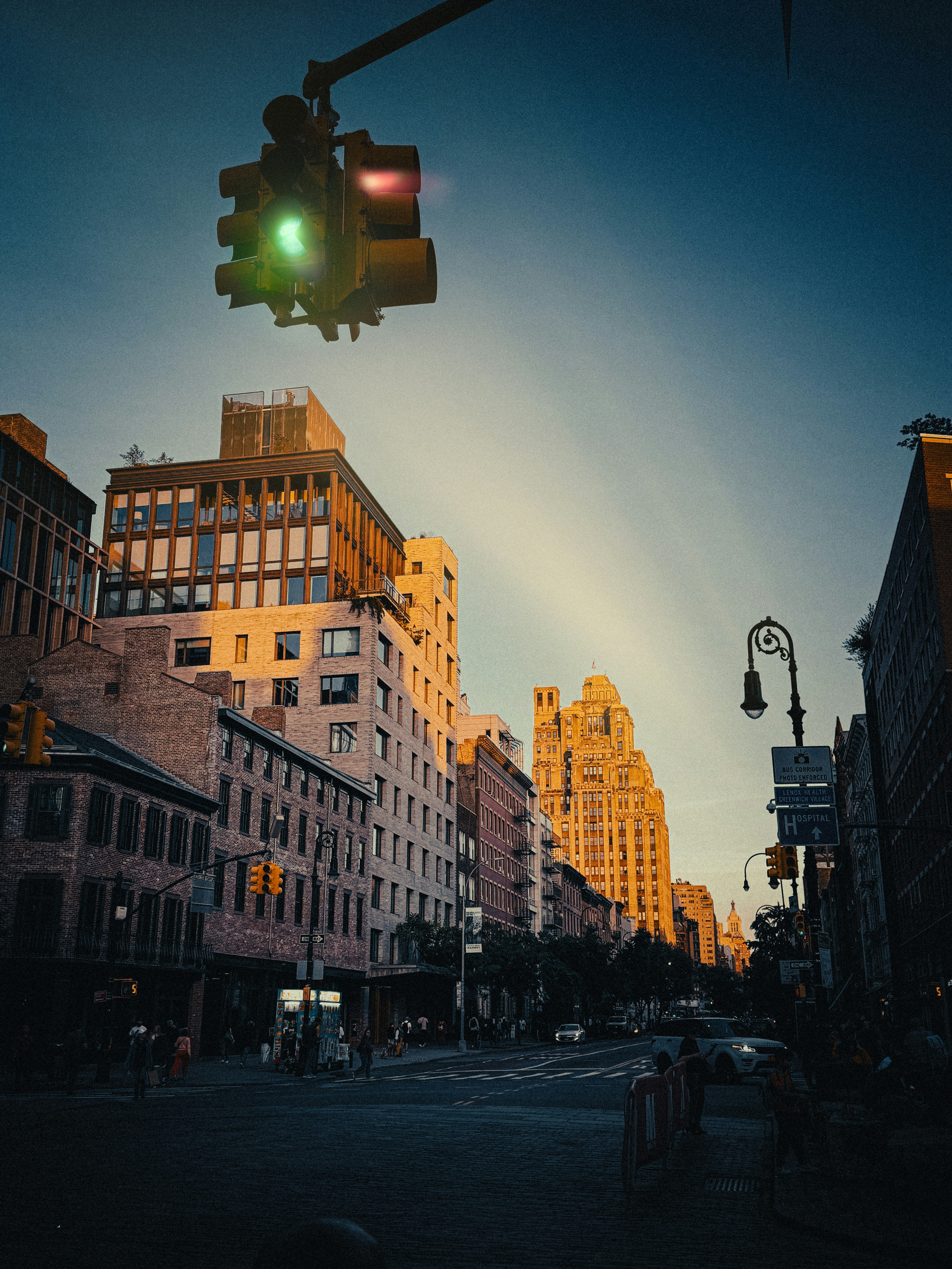 Photo by wesleyalisson
