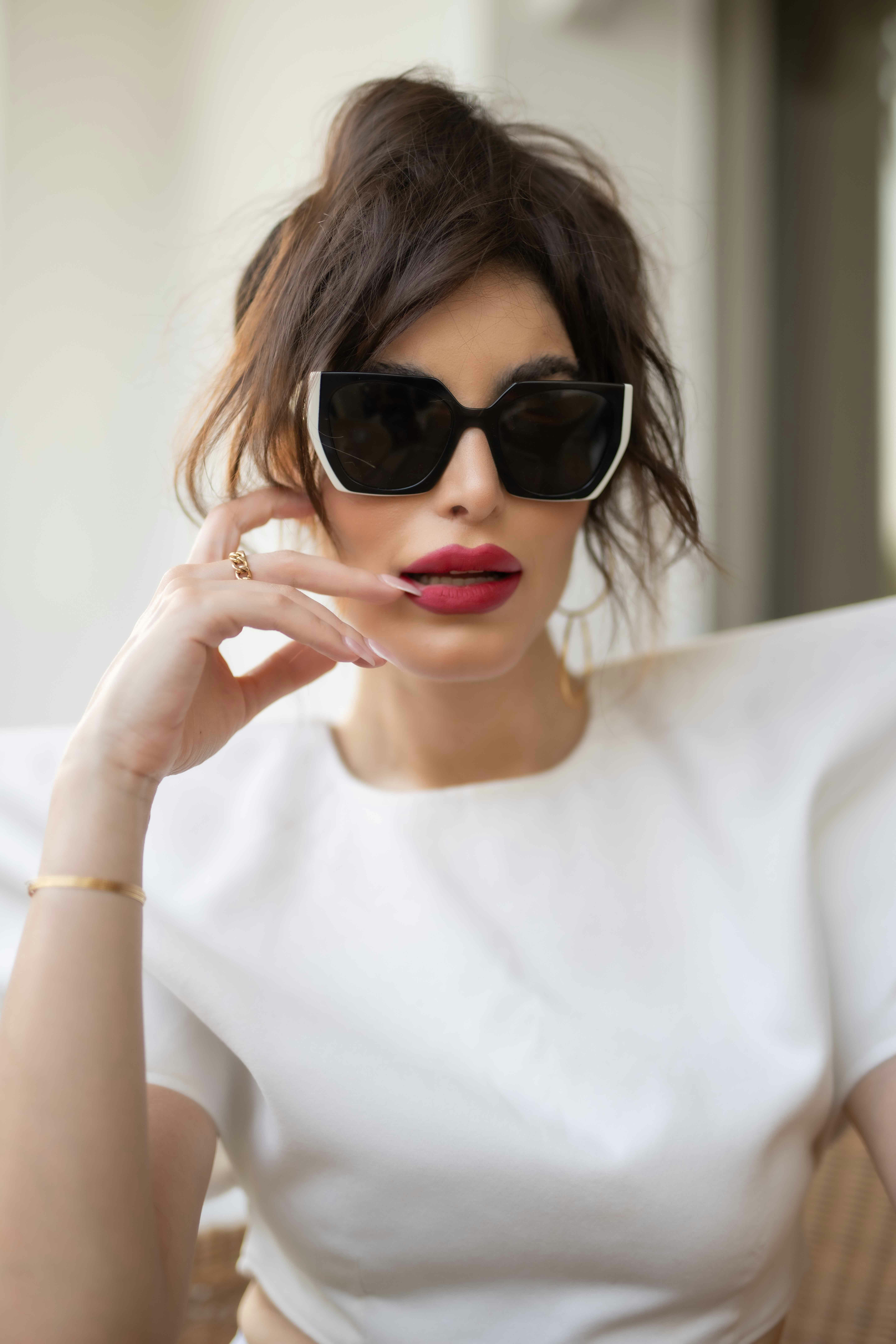 7 Fashion Eyewear Styles for Weekend Casual Outfits