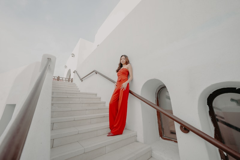 Elegância em vestido vermelho