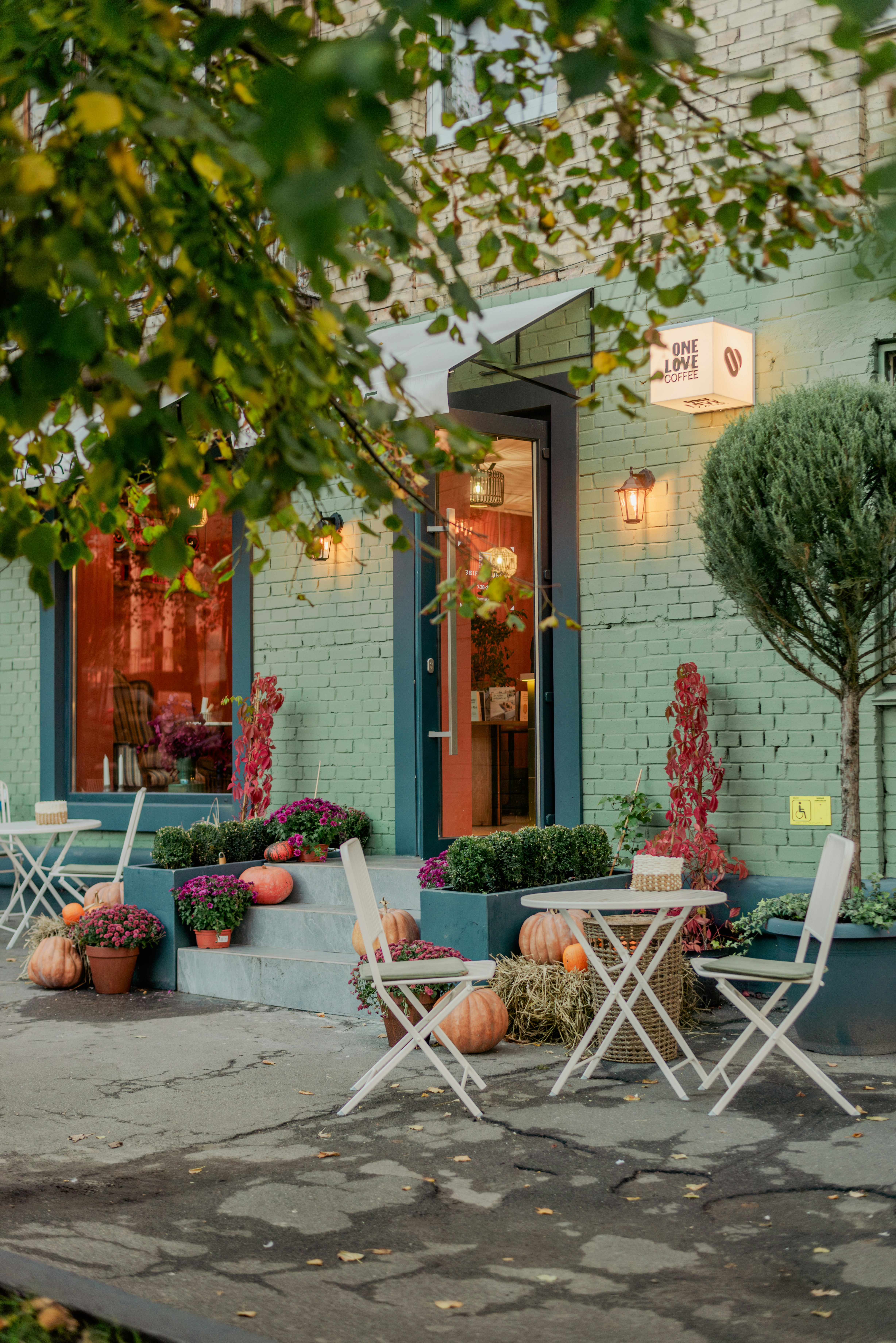 Photo by eugenivy_now