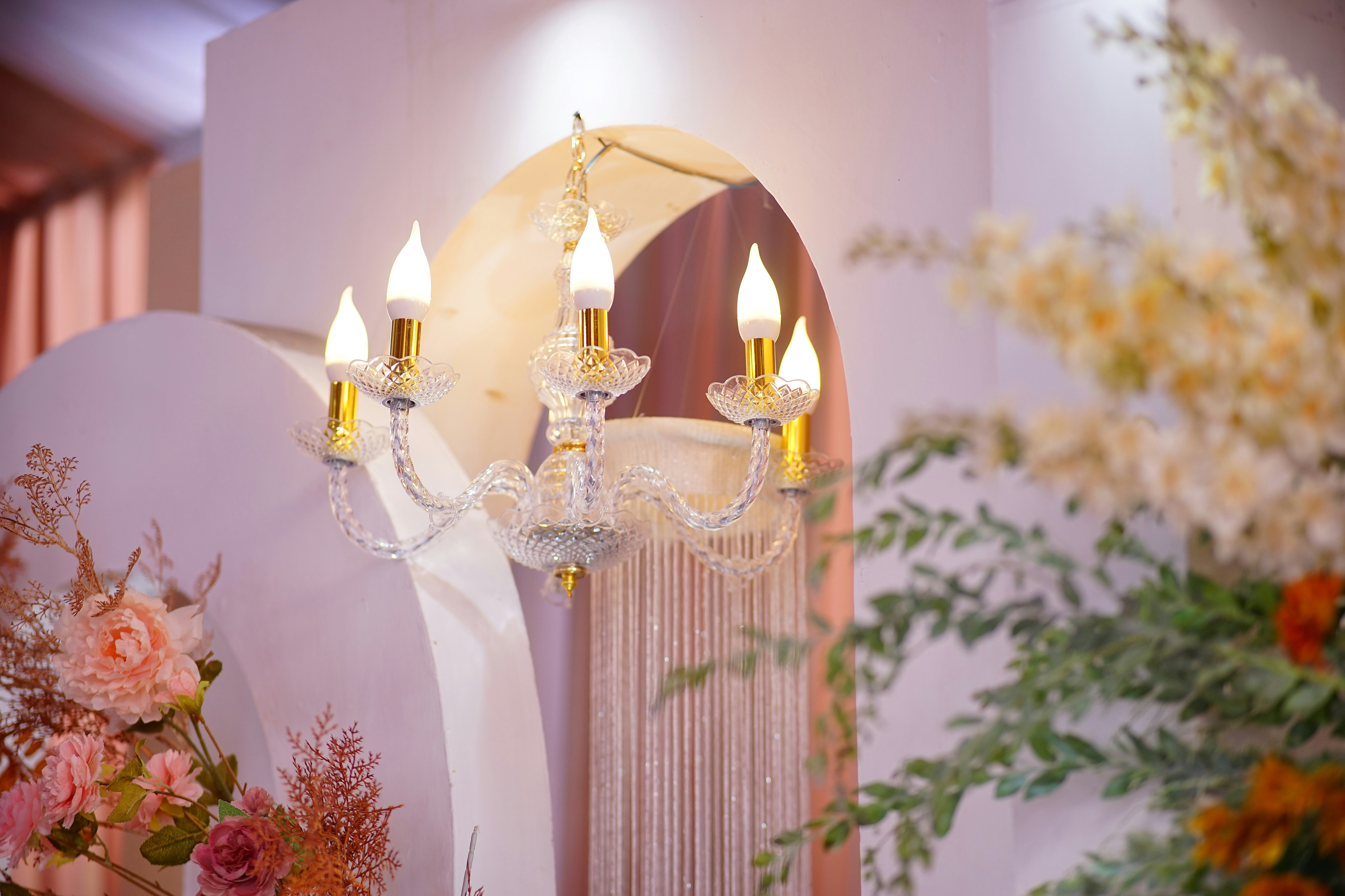 wedding decor personal touch, ilustrasi artikel Crafting Your Dream Day: A Guide to Personalizing Wedding Decor 7