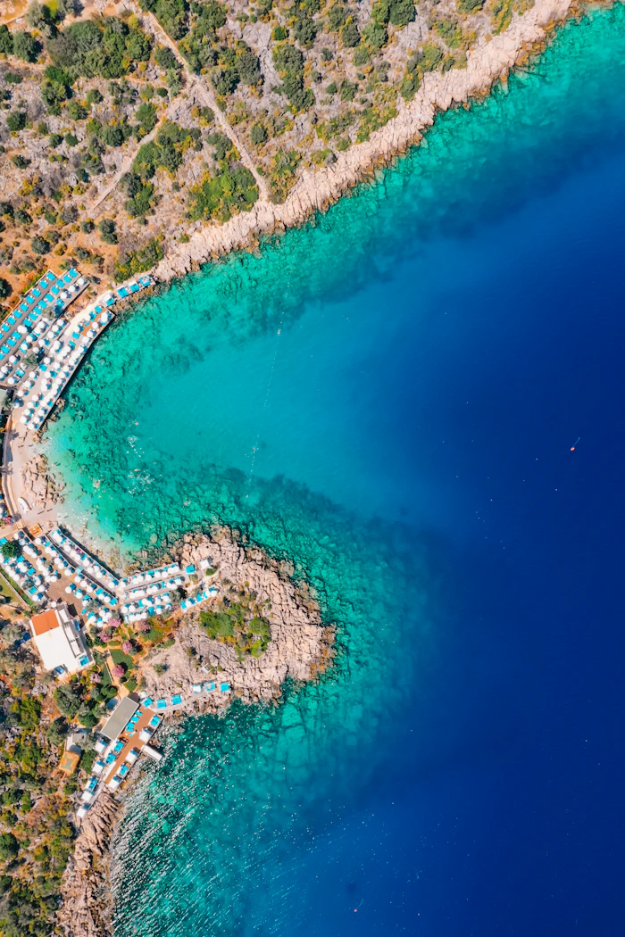 Kaş kıyısında tesislerin kuşbakışı görünümü