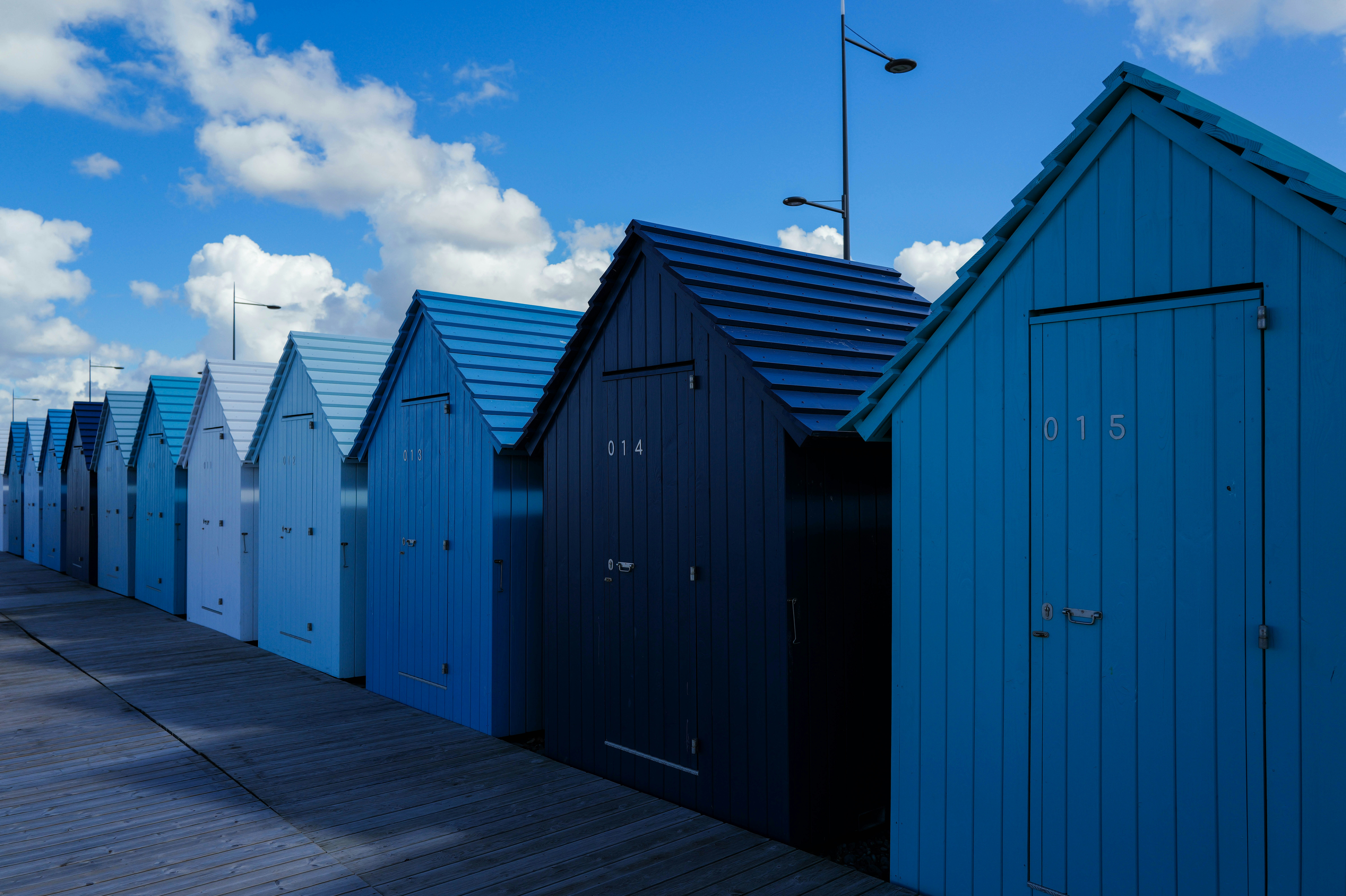 Photo by adrienolichon