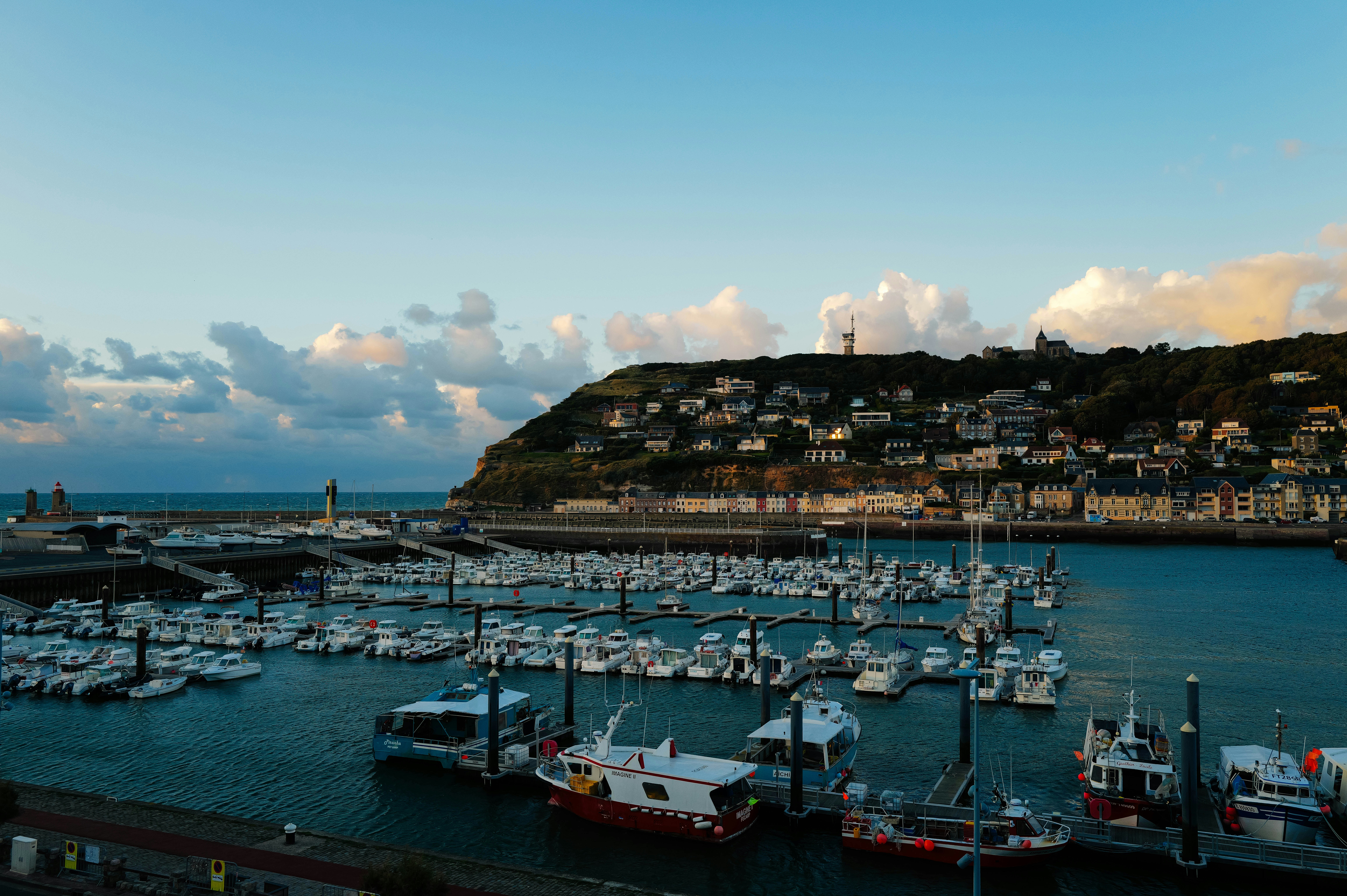 Photo by adrienolichon