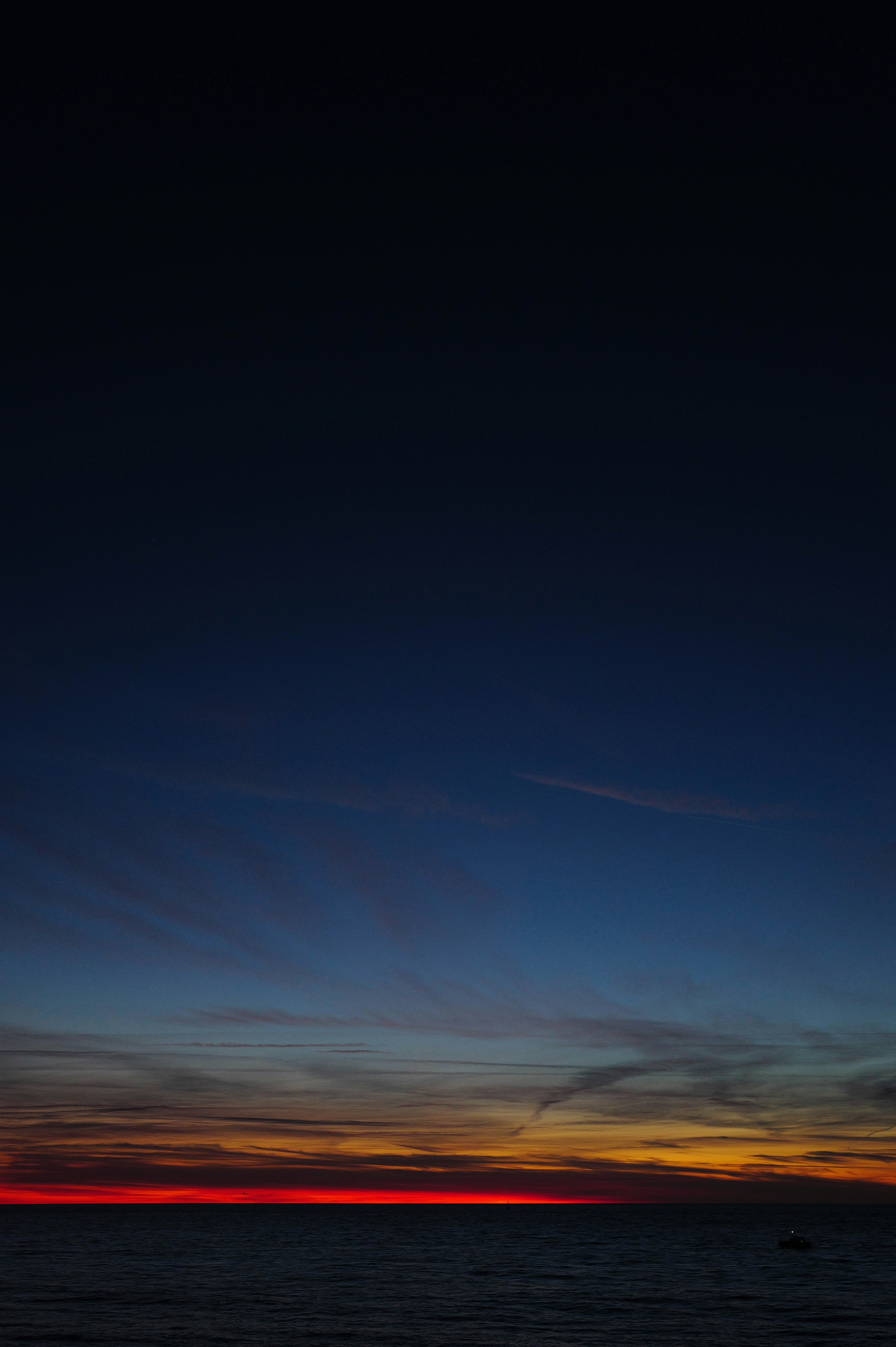 Photo by adrienolichon