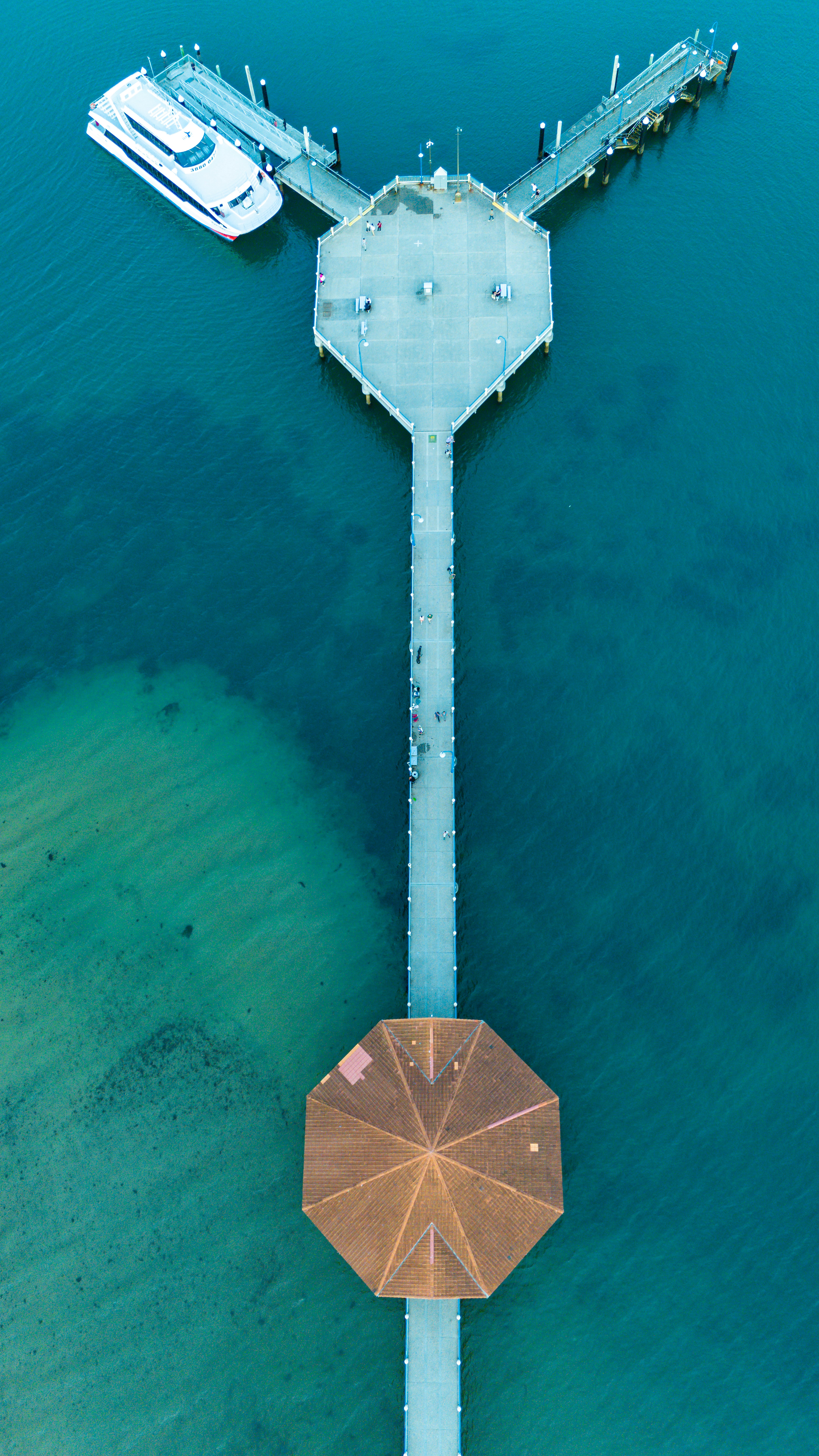 Photo by bennyhassum