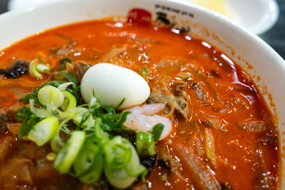 Bat canh thit heo Han Quoc them trung o tren