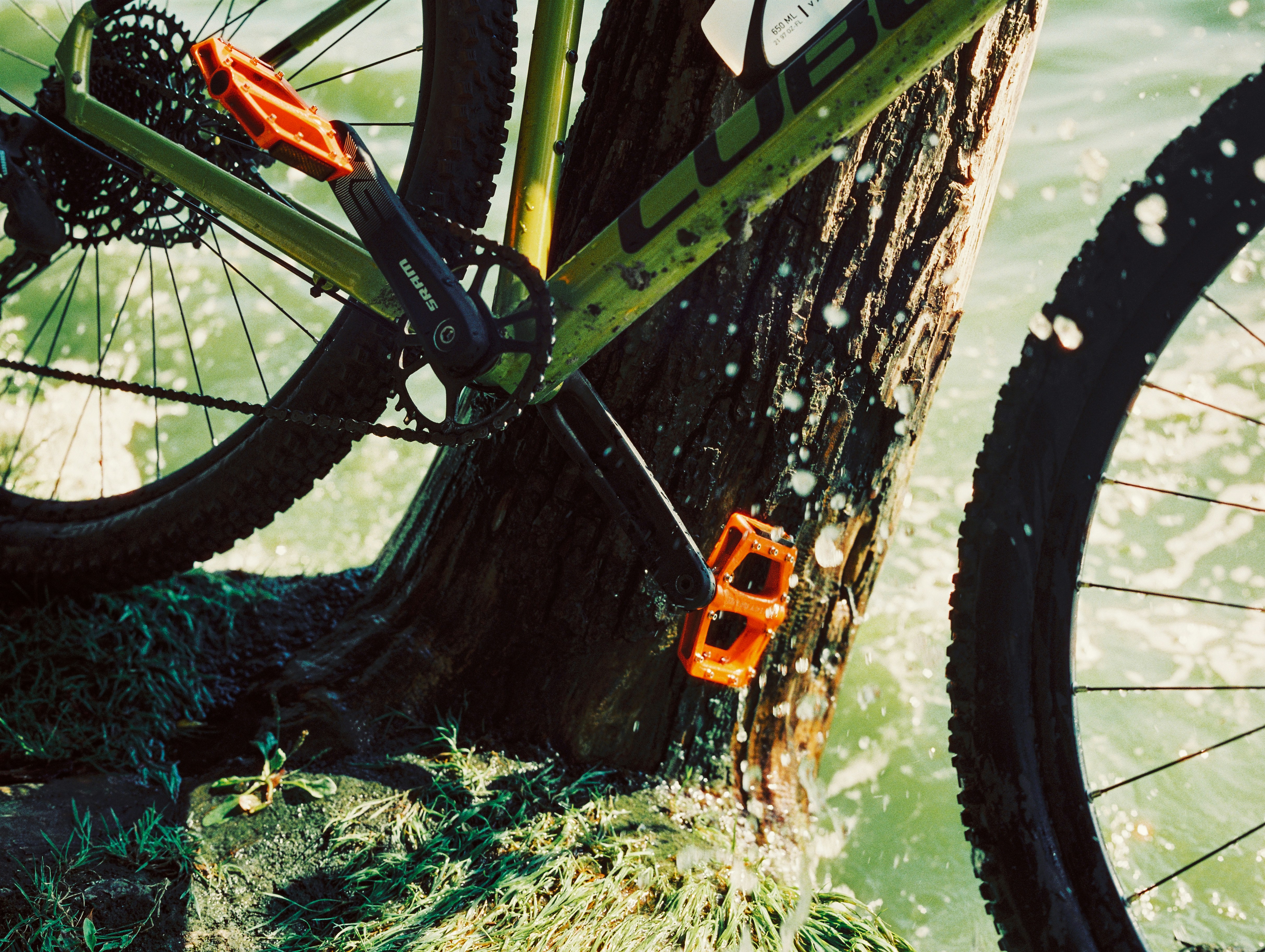 Fietspedalen en gereedschap