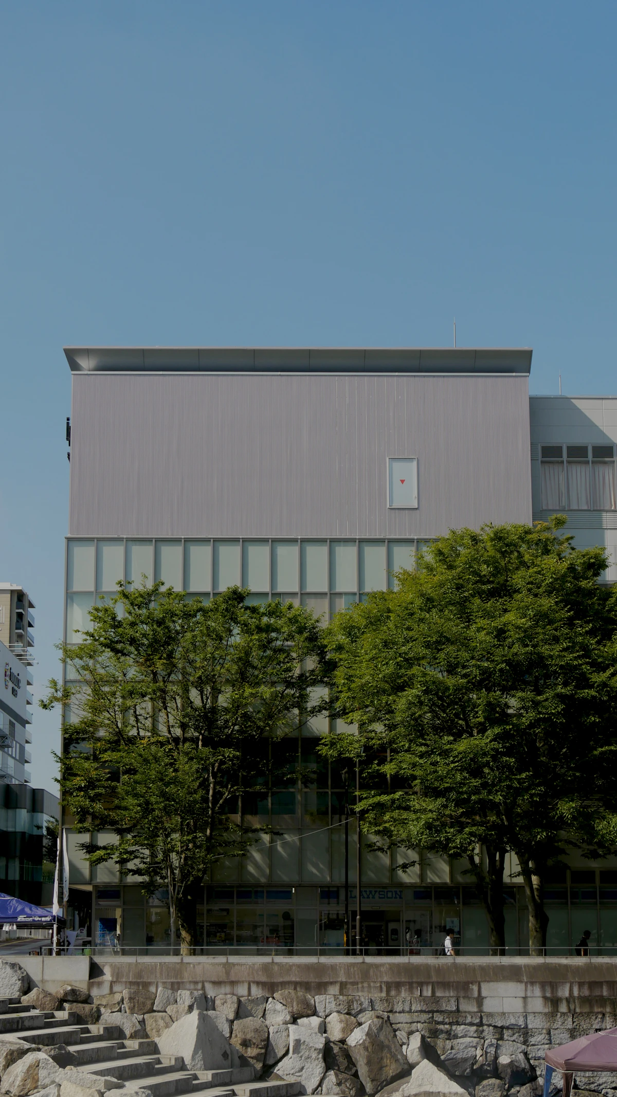 日本の街にある建物（イメージ写真）