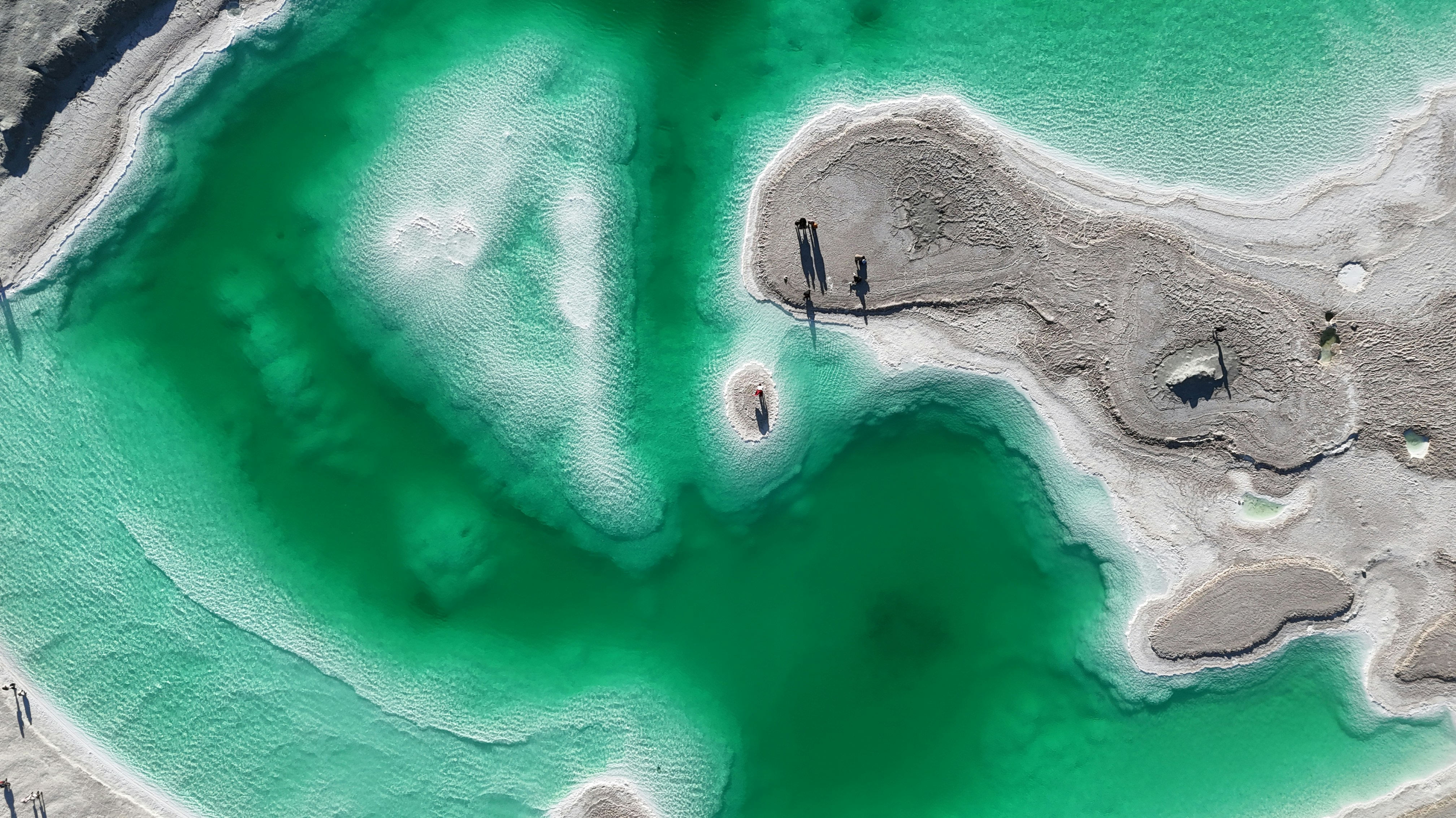 An aerial view of a large body of water