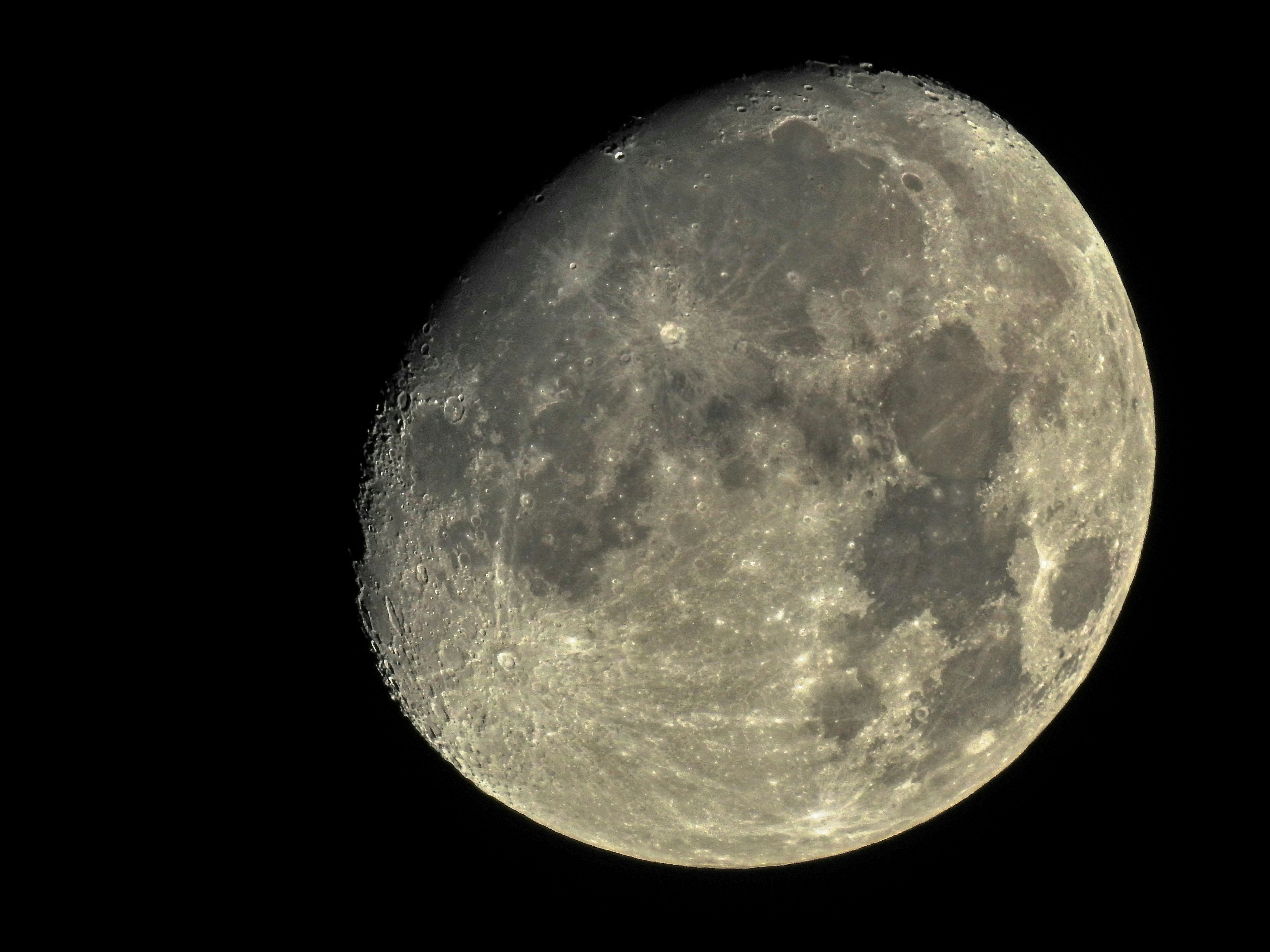 Photo by thomaskinto