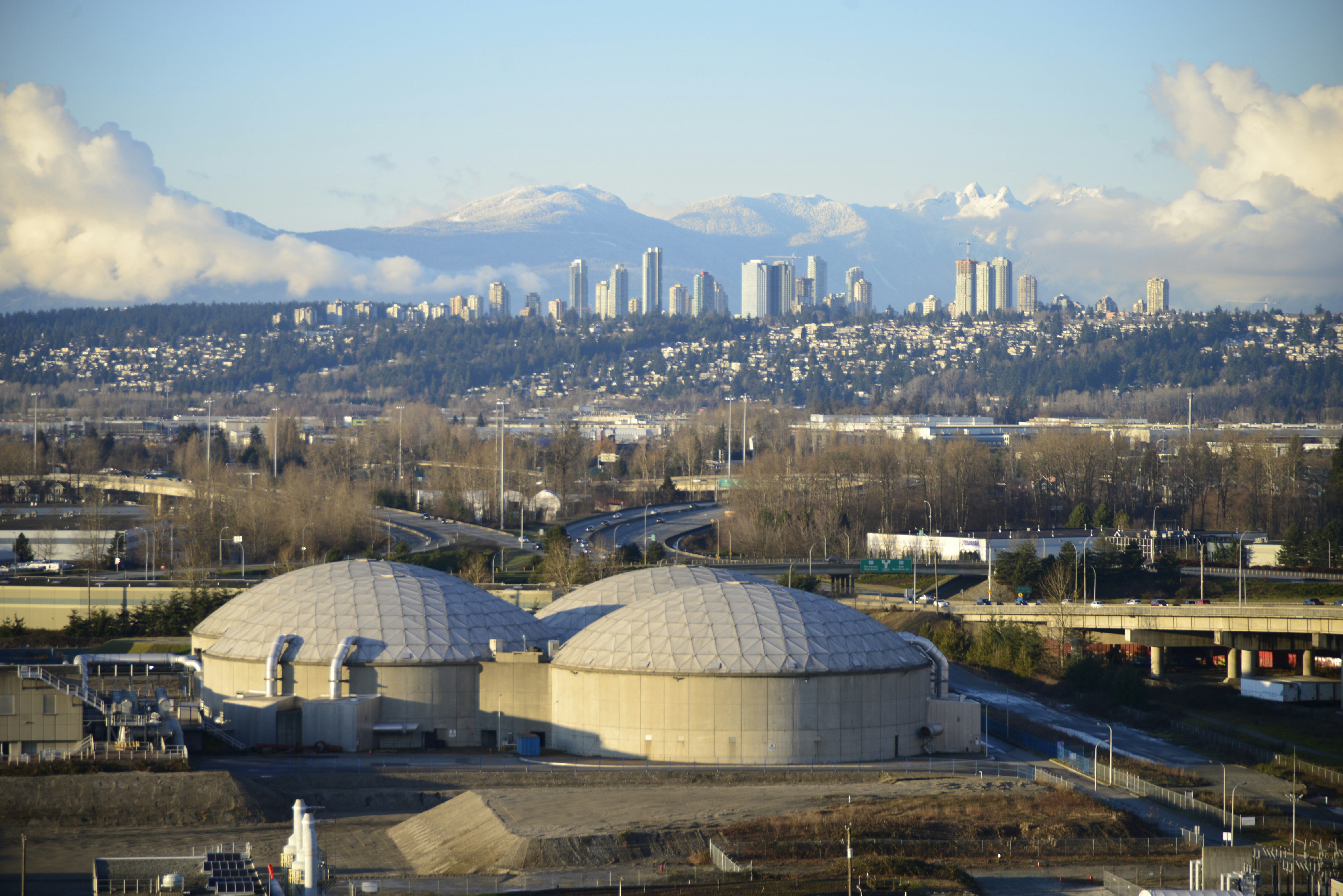 Canada's Economy Picked Up in April. So Did the Hours People Are Working.