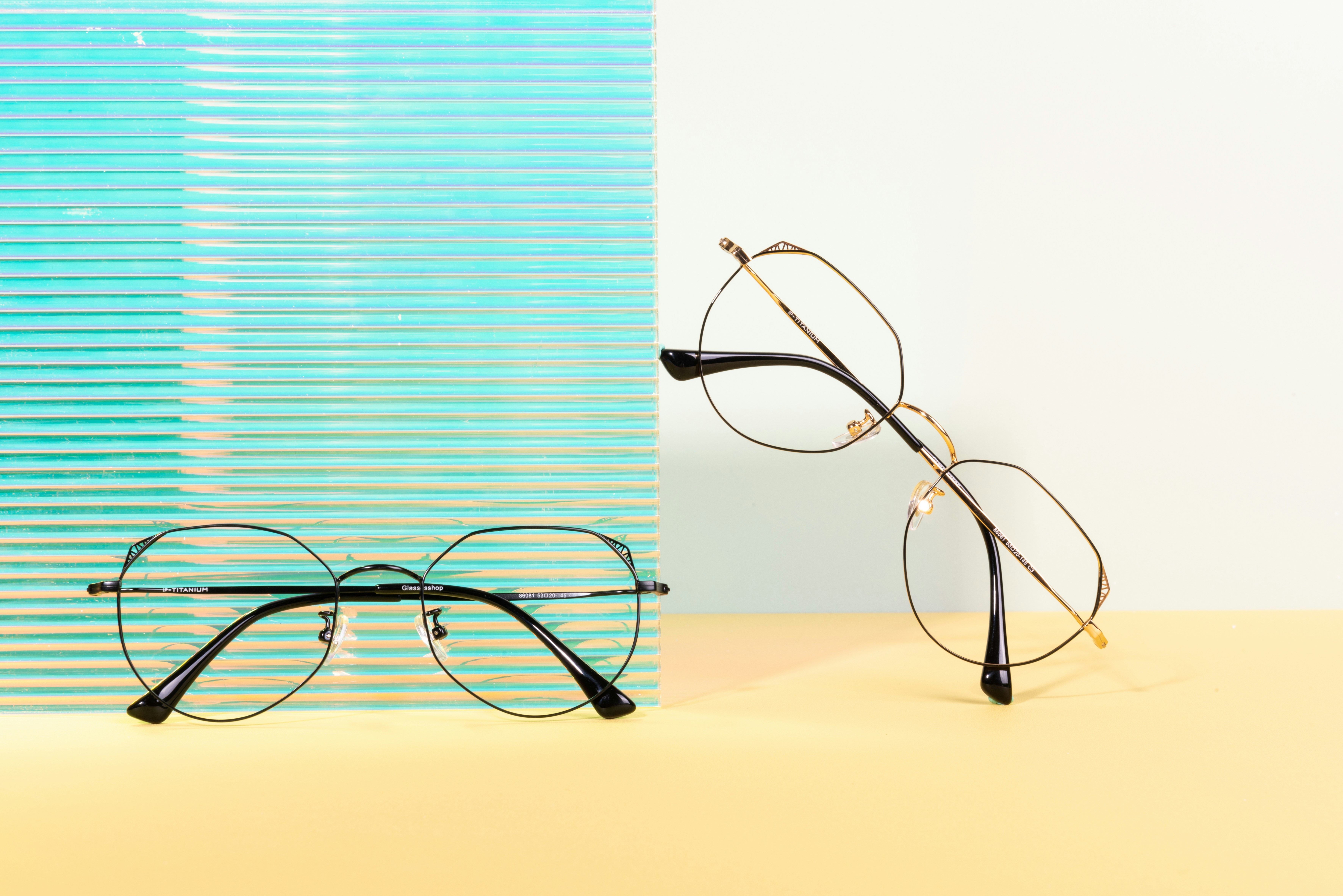 Pere Optika prillide kampaania, kaks paari prille ühe hinnaga
