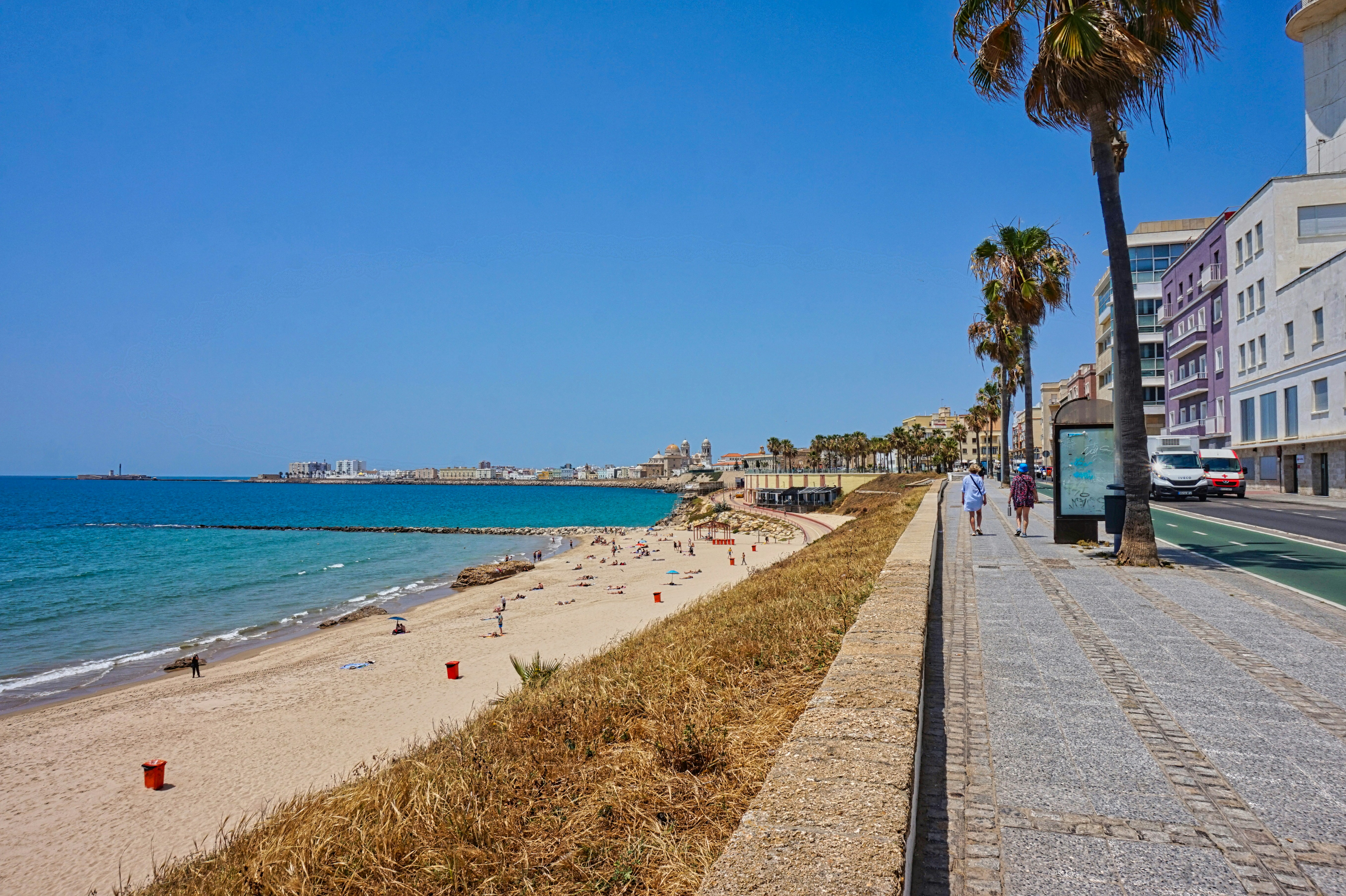 Photo by chris_worldonabudget