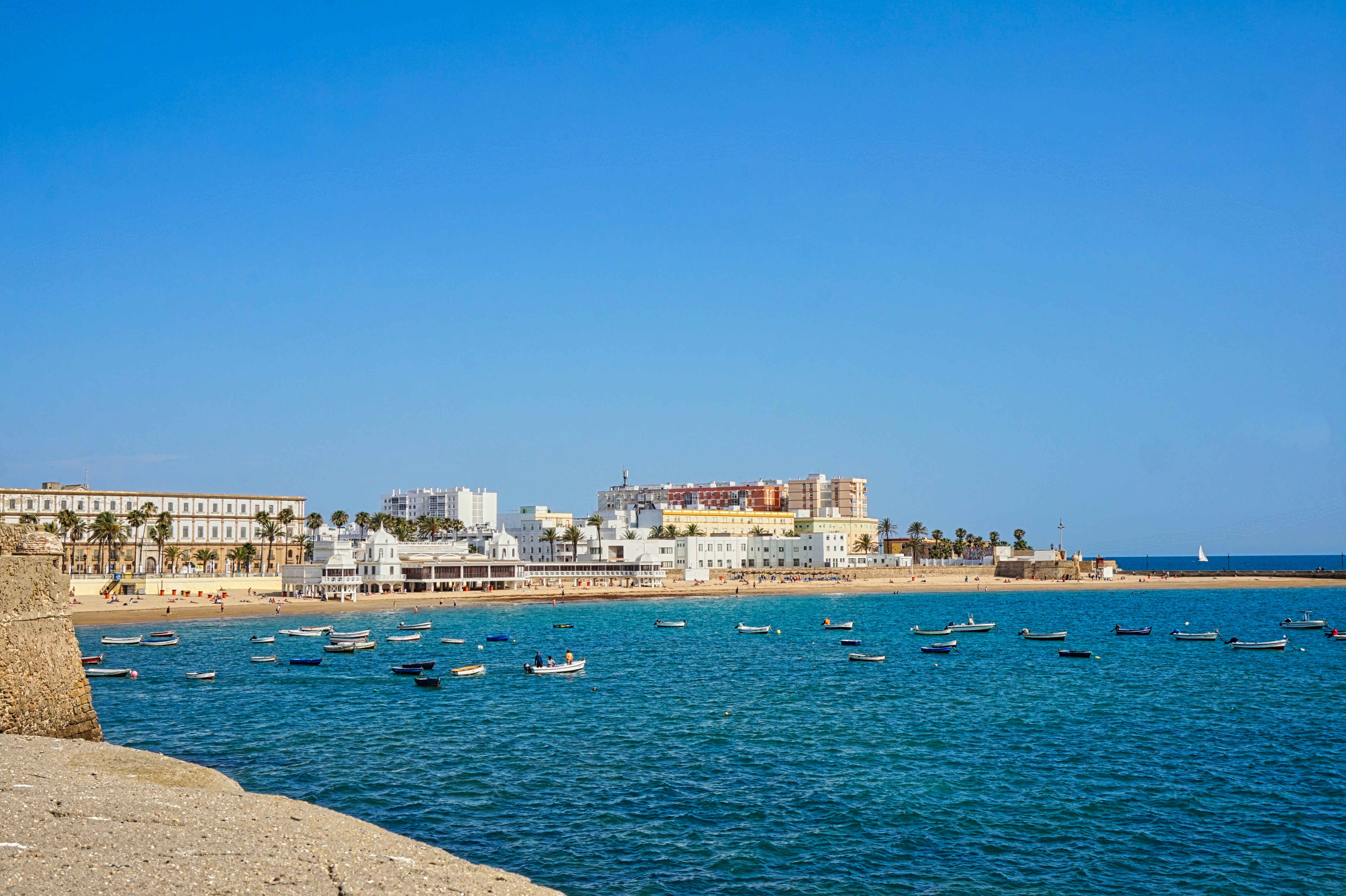 Photo by chris_worldonabudget