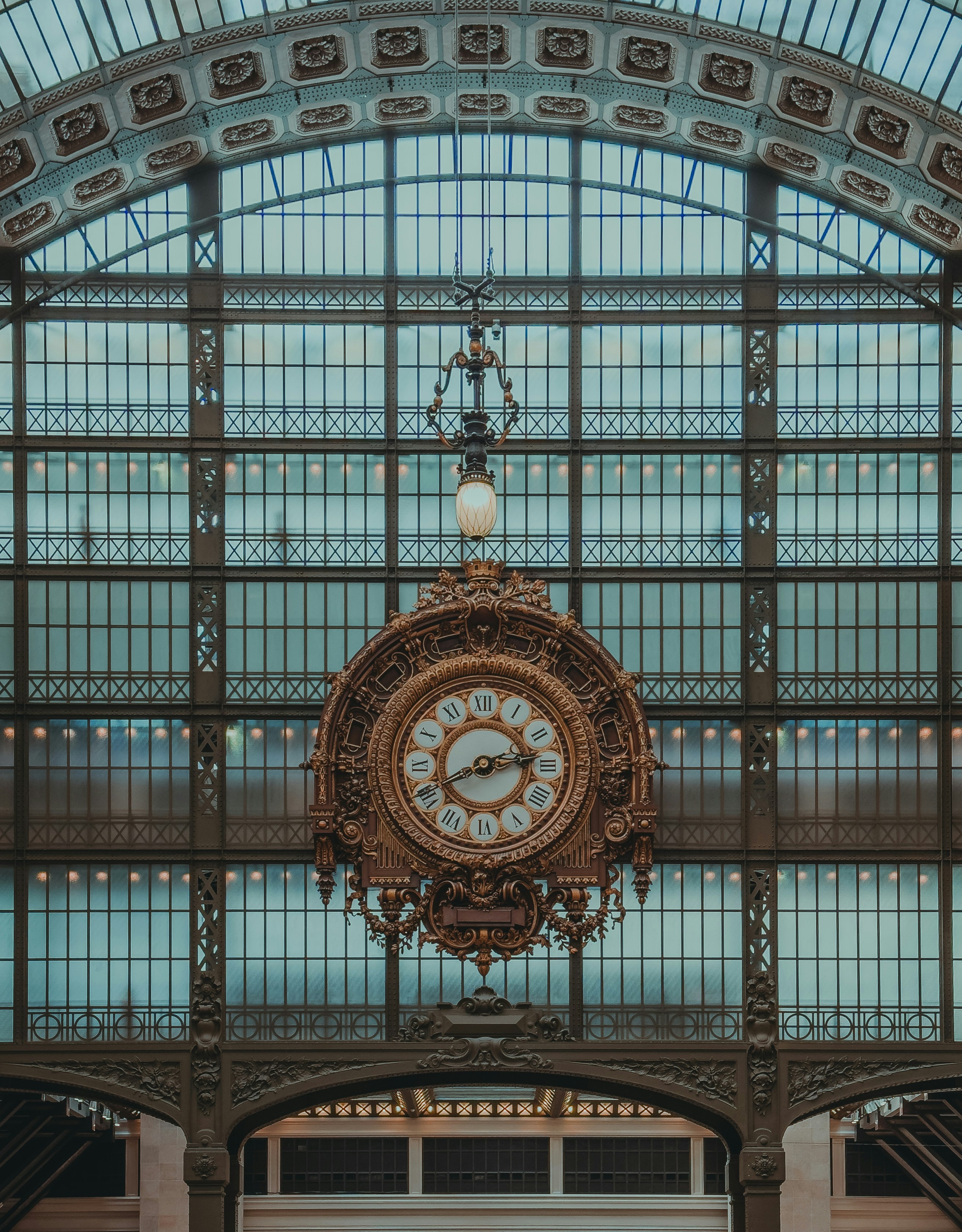 Android 16 Beta 3.1 bug causing thicker lockscreen clock layout - 9to5Google