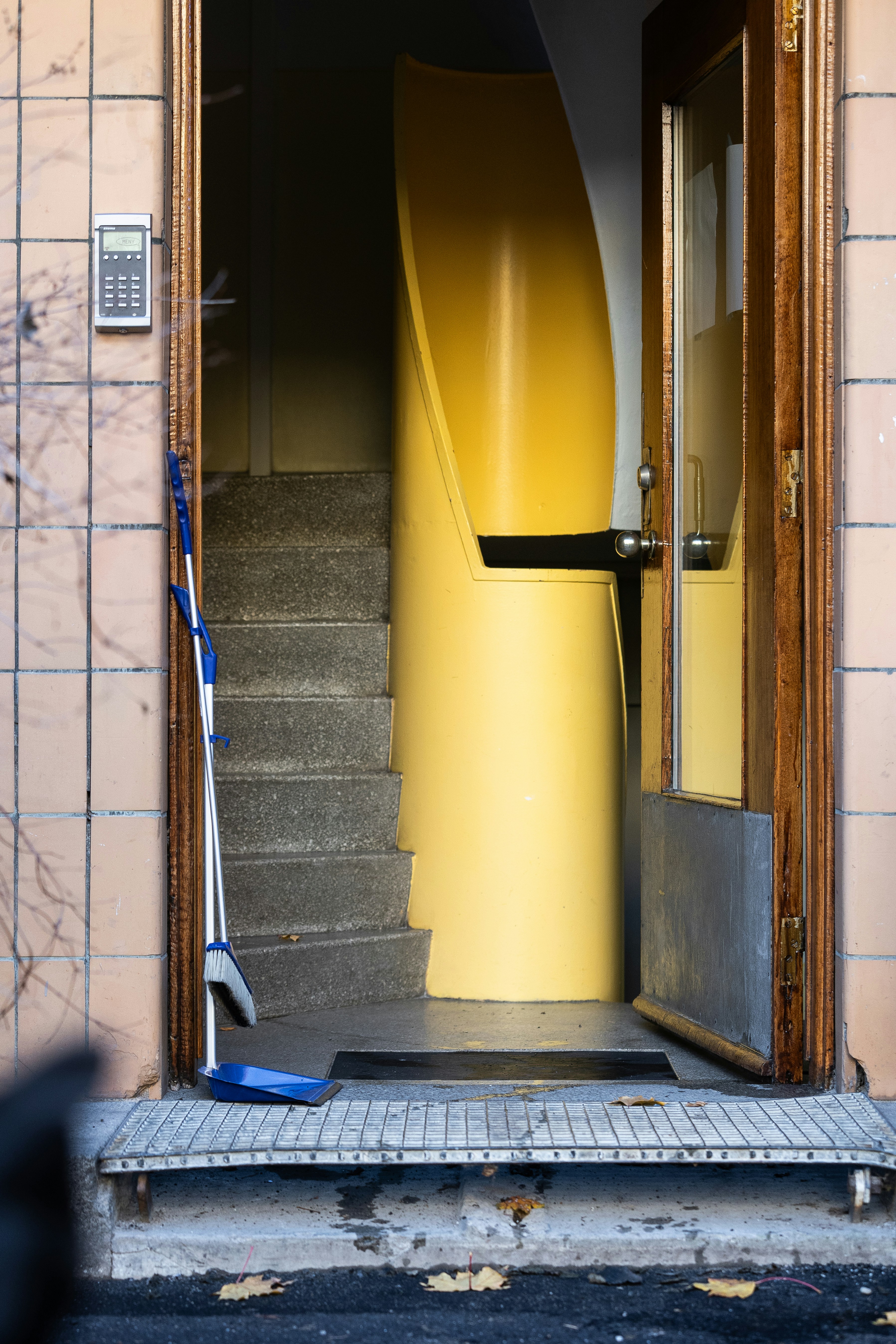 photo-1729035601792-6d7404c4eb5d?ixid=M3wxMjA3fDB8MXxzZWFyY2h8MTZ8fGhpZ2hzdGFrZSUyMHN3ZWVwc3xlbnwwfHx8fDE3MzI5OTcxODN8MA\u0026ixlib=rb-4.0.3