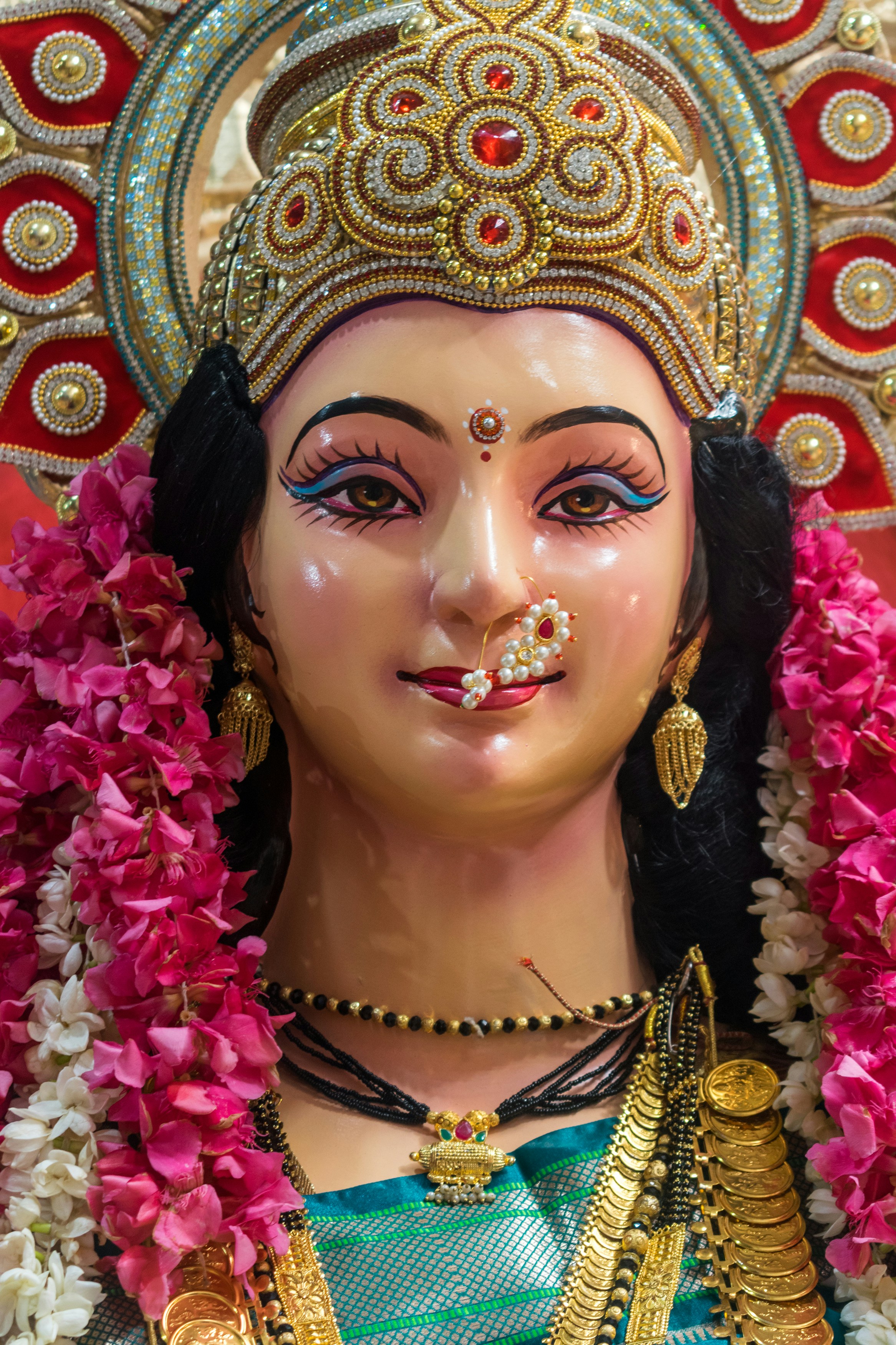 A close up of a statue of a woman