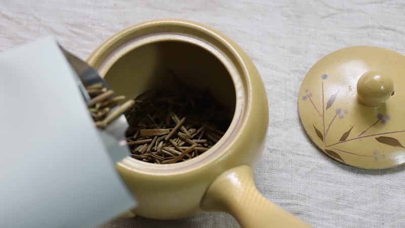 Hojicha: The Quiet Rise of Japan's Roasted Green Tea — and What the Evidence Says